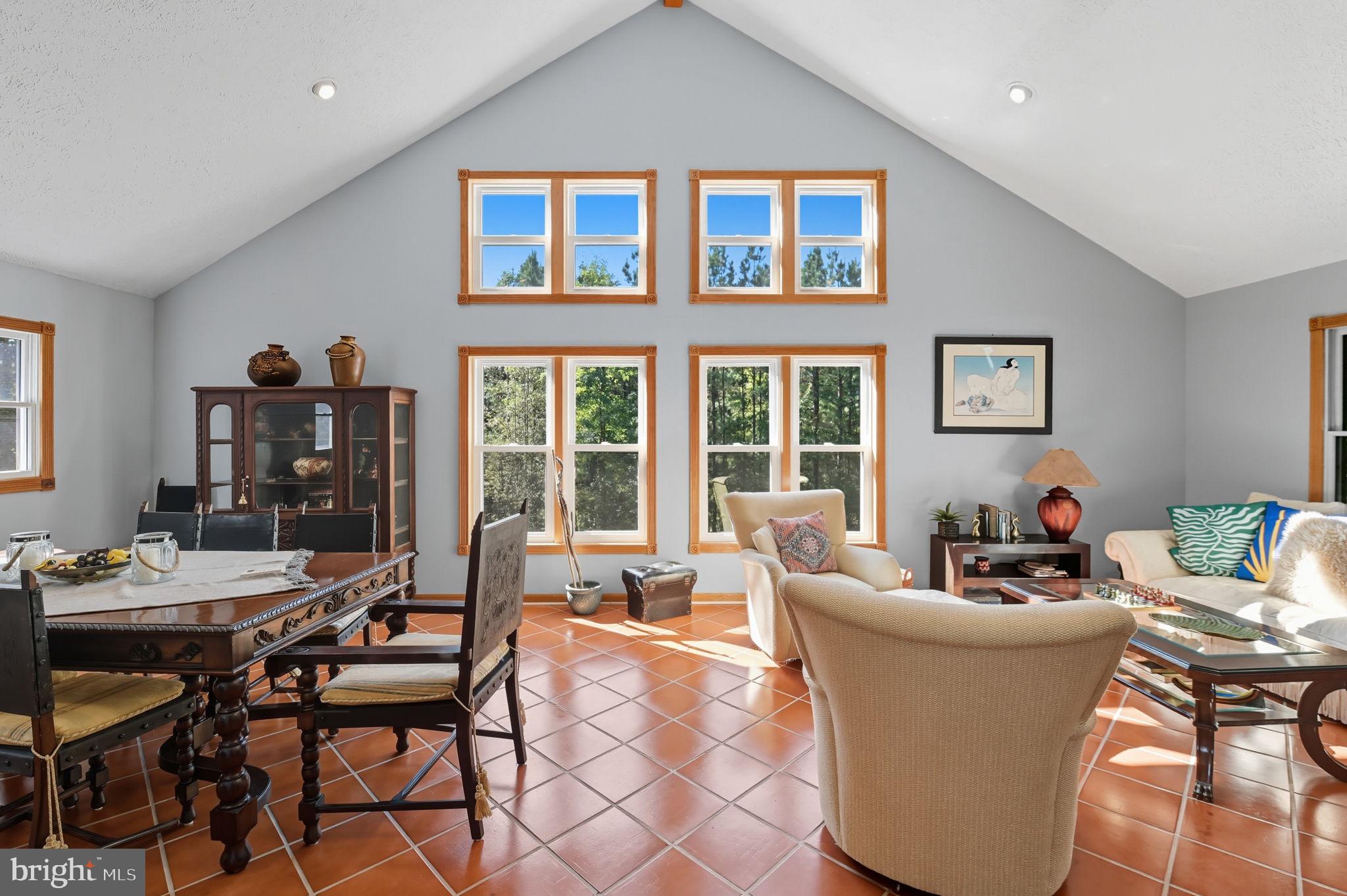 CREEKSIDE - Residential