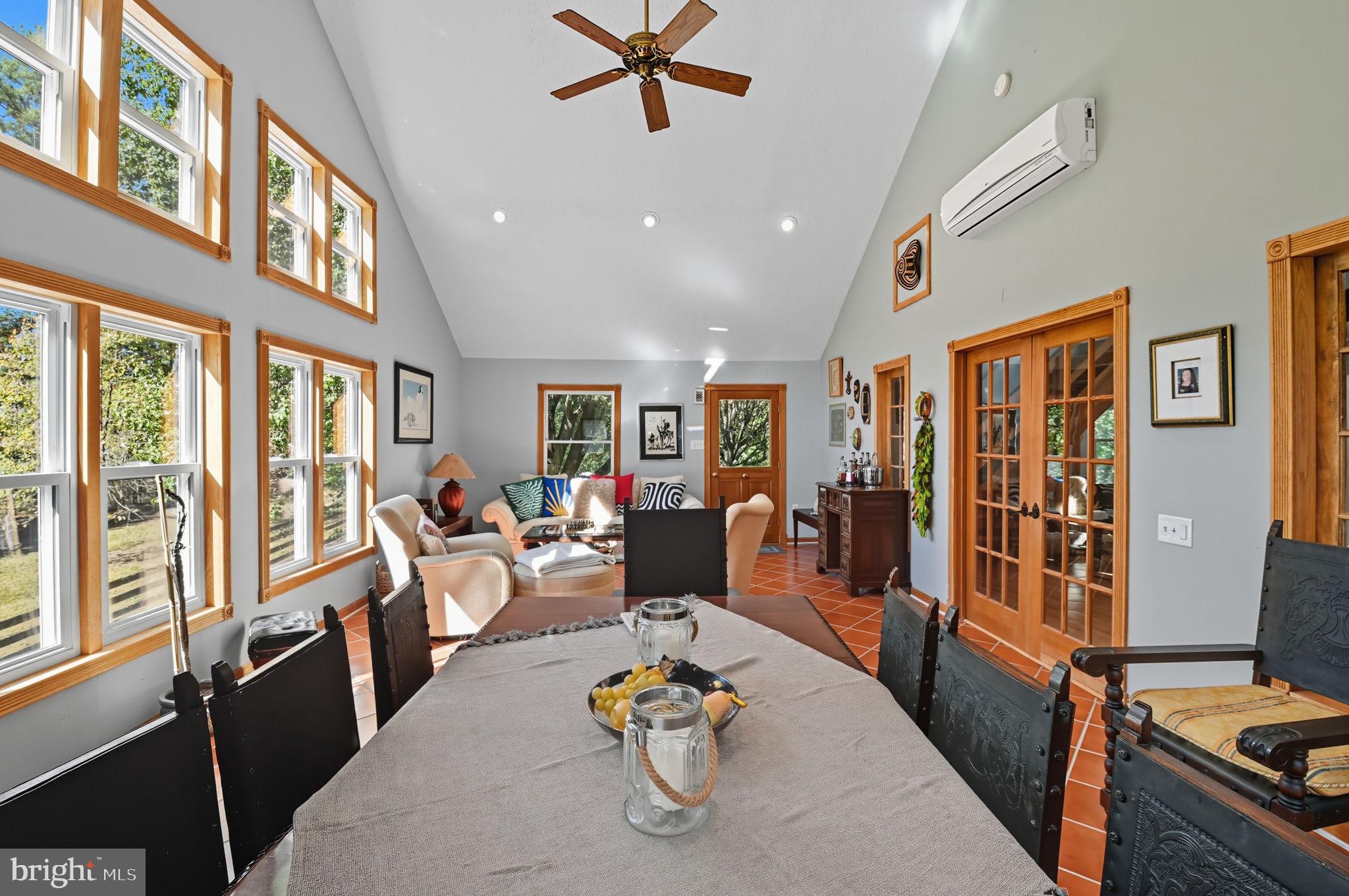 CREEKSIDE - Residential