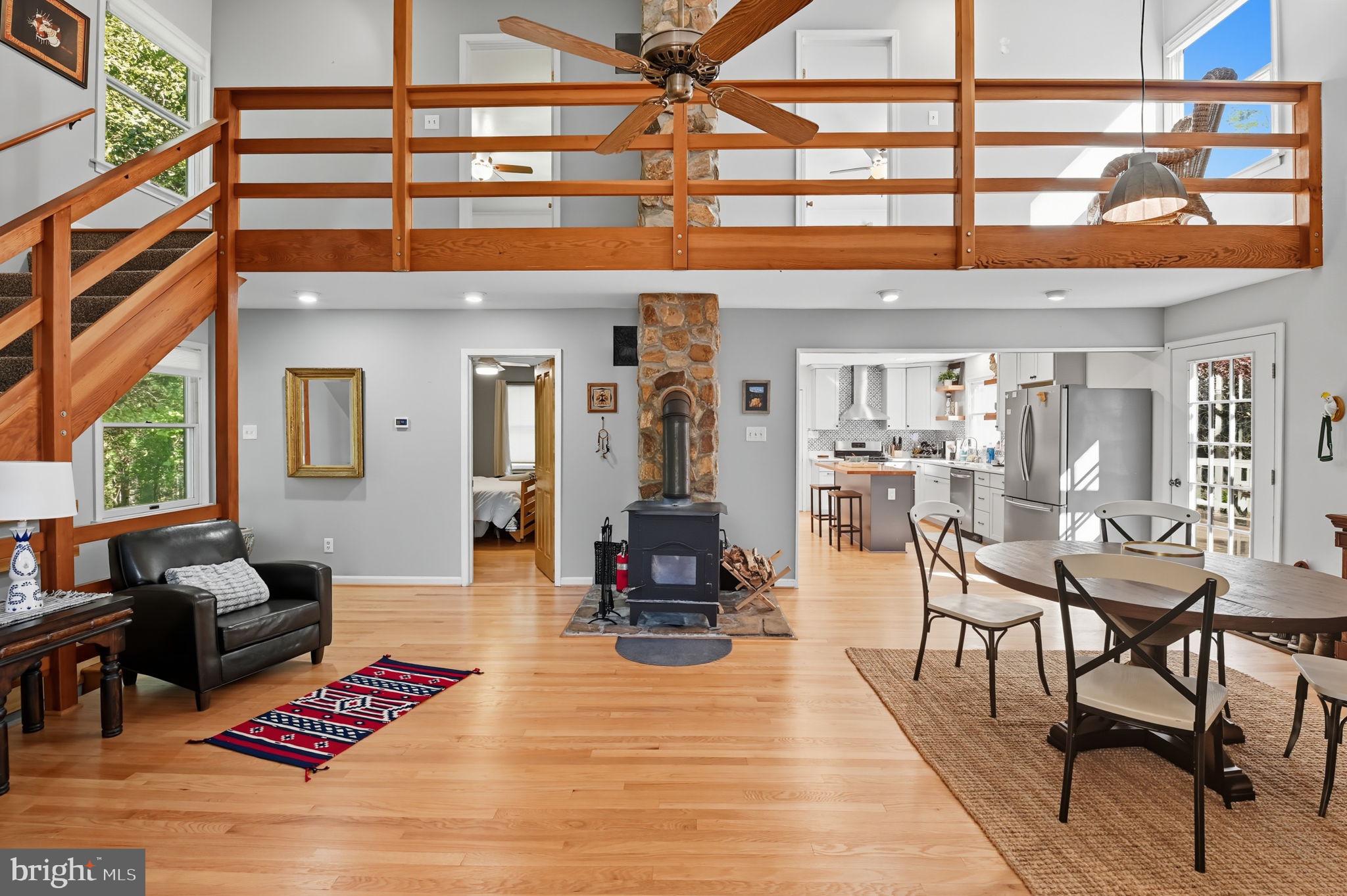 CREEKSIDE - Residential