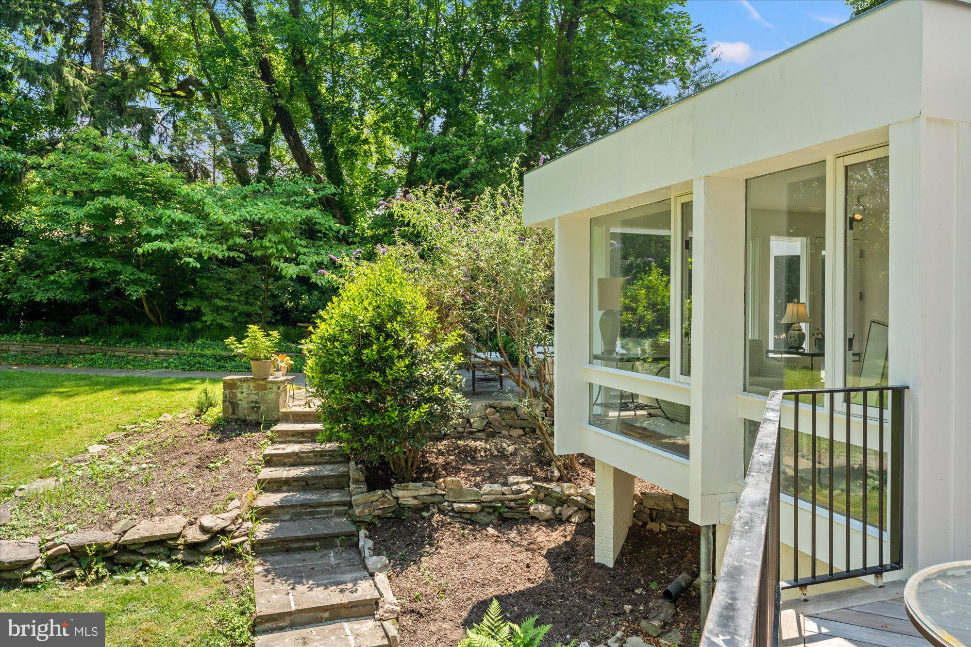 CHEVY CHASE HILLS - Residential