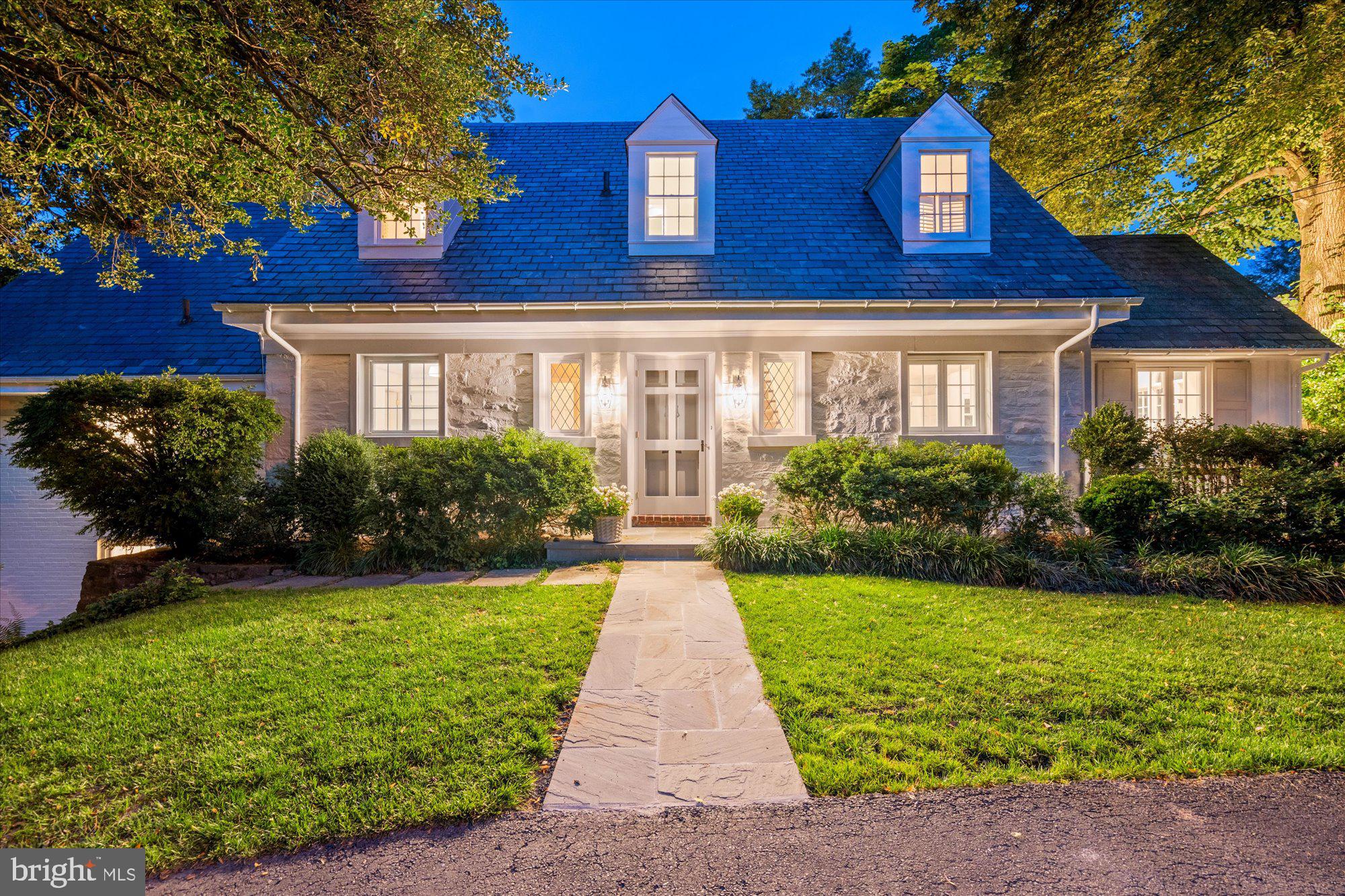 CHEVY CHASE HILLS - Residential
