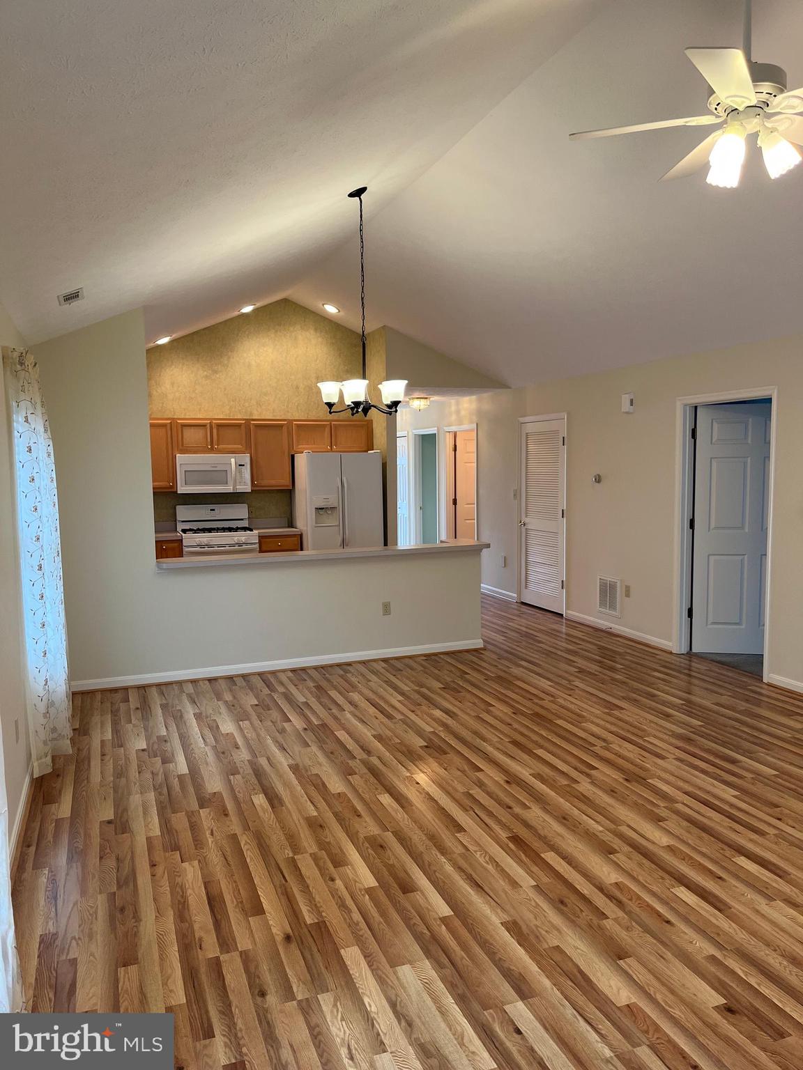 WILLOW LAWN COTTAGES - Residential