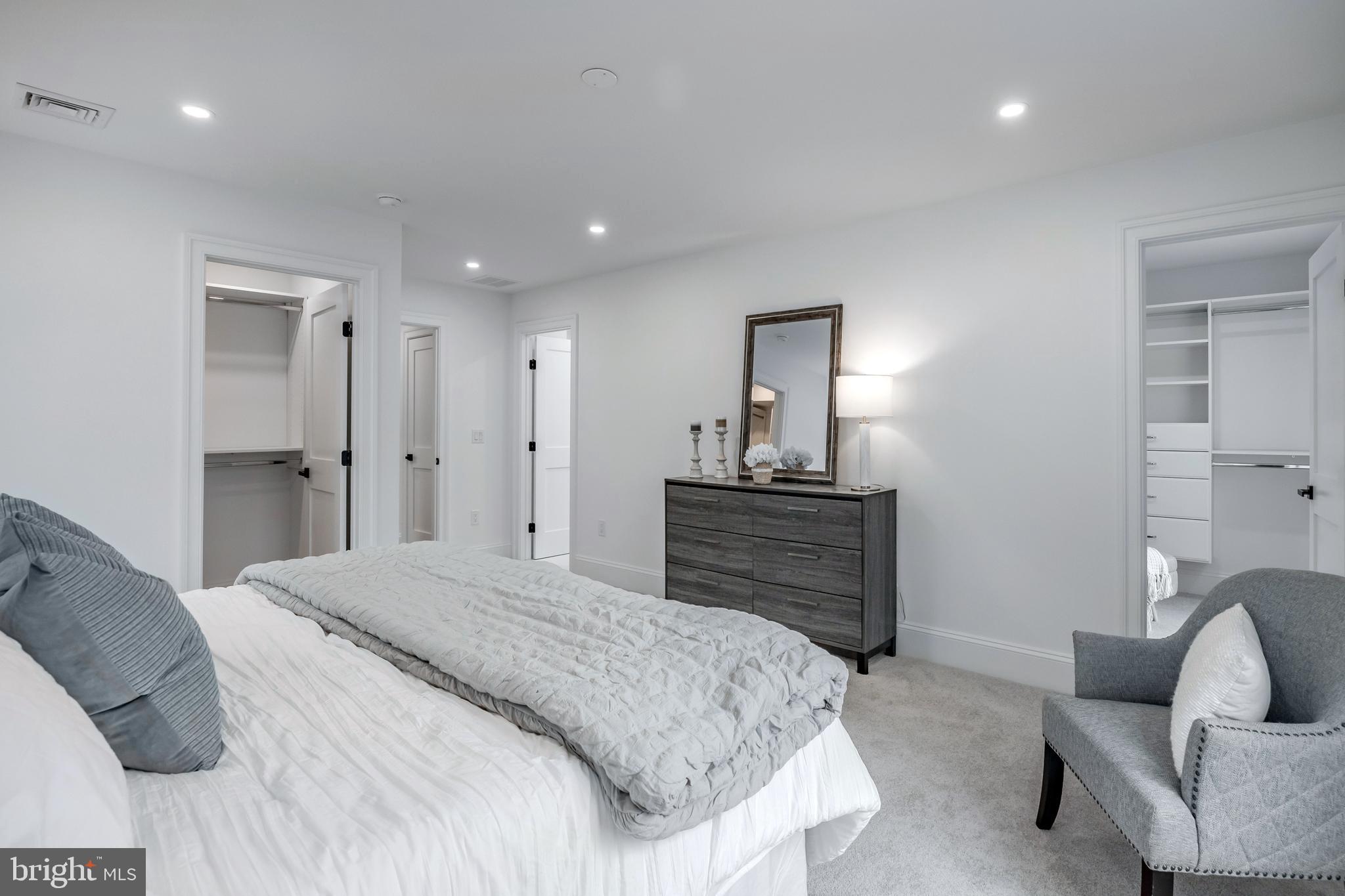 OAKMONT - Residential