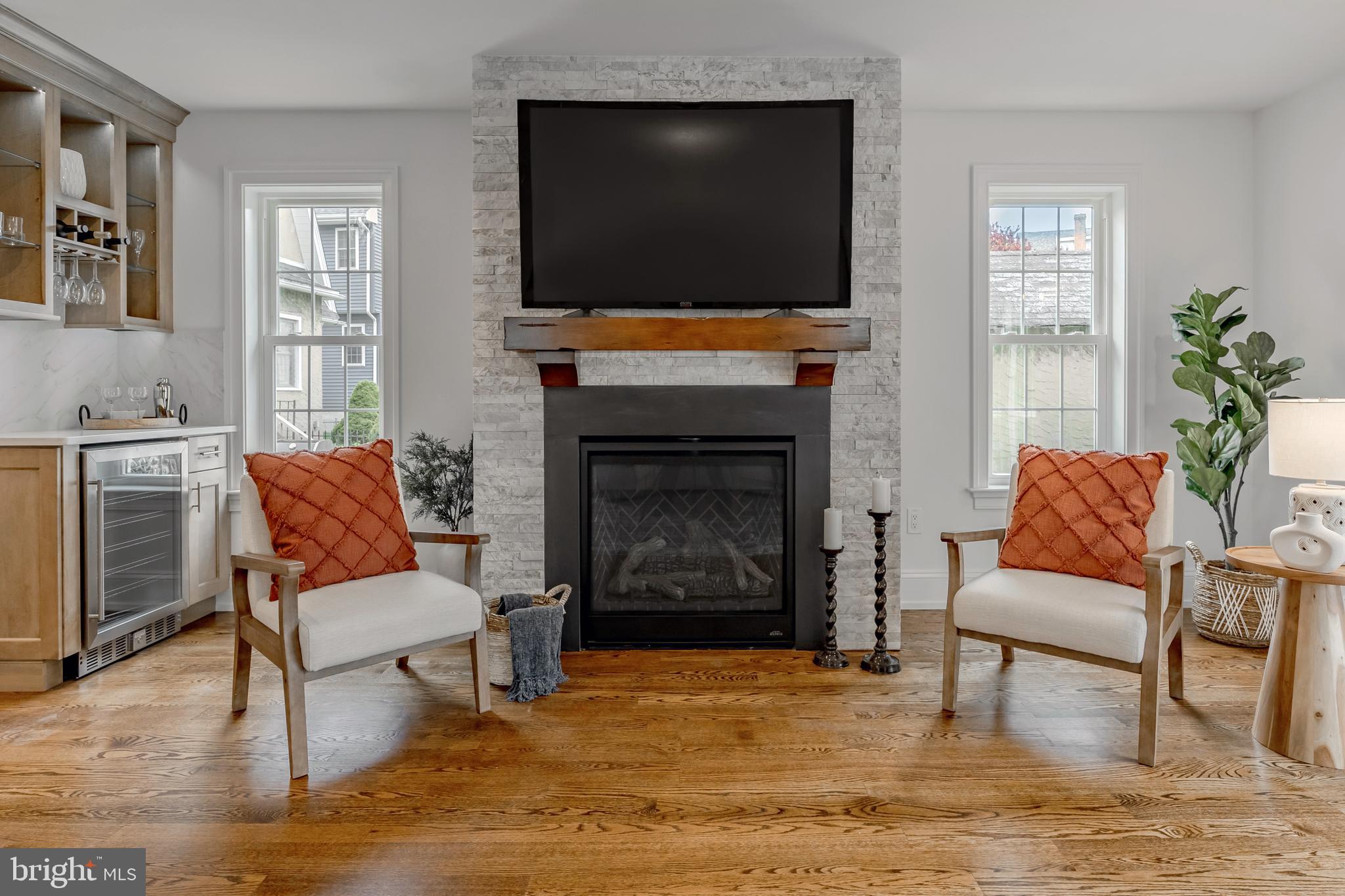 OAKMONT - Residential