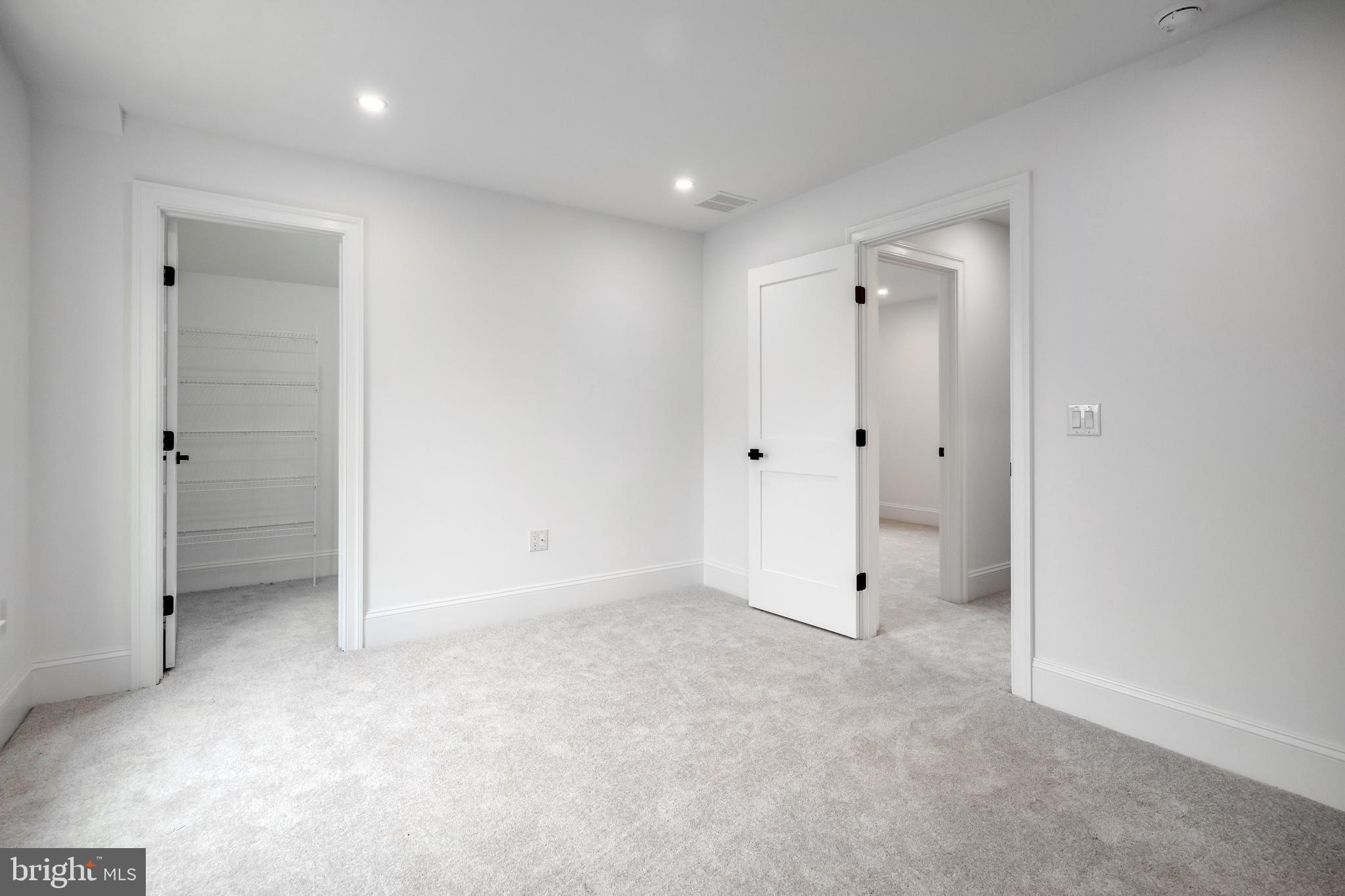 OAKMONT - Residential