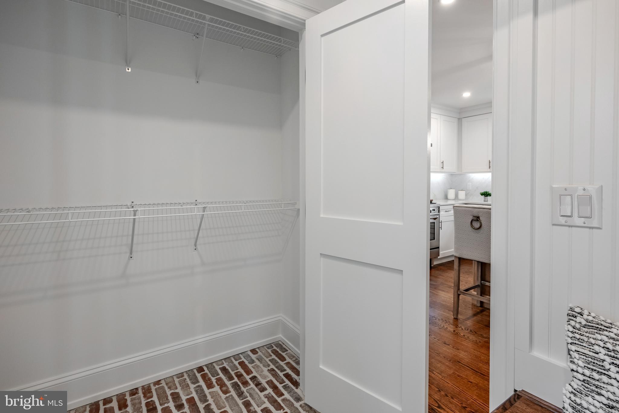 OAKMONT - Residential