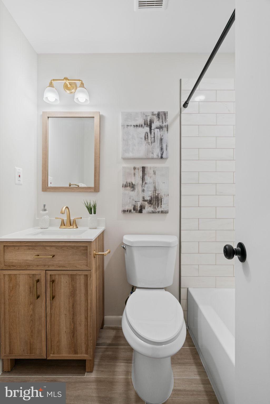RESTON - Residential