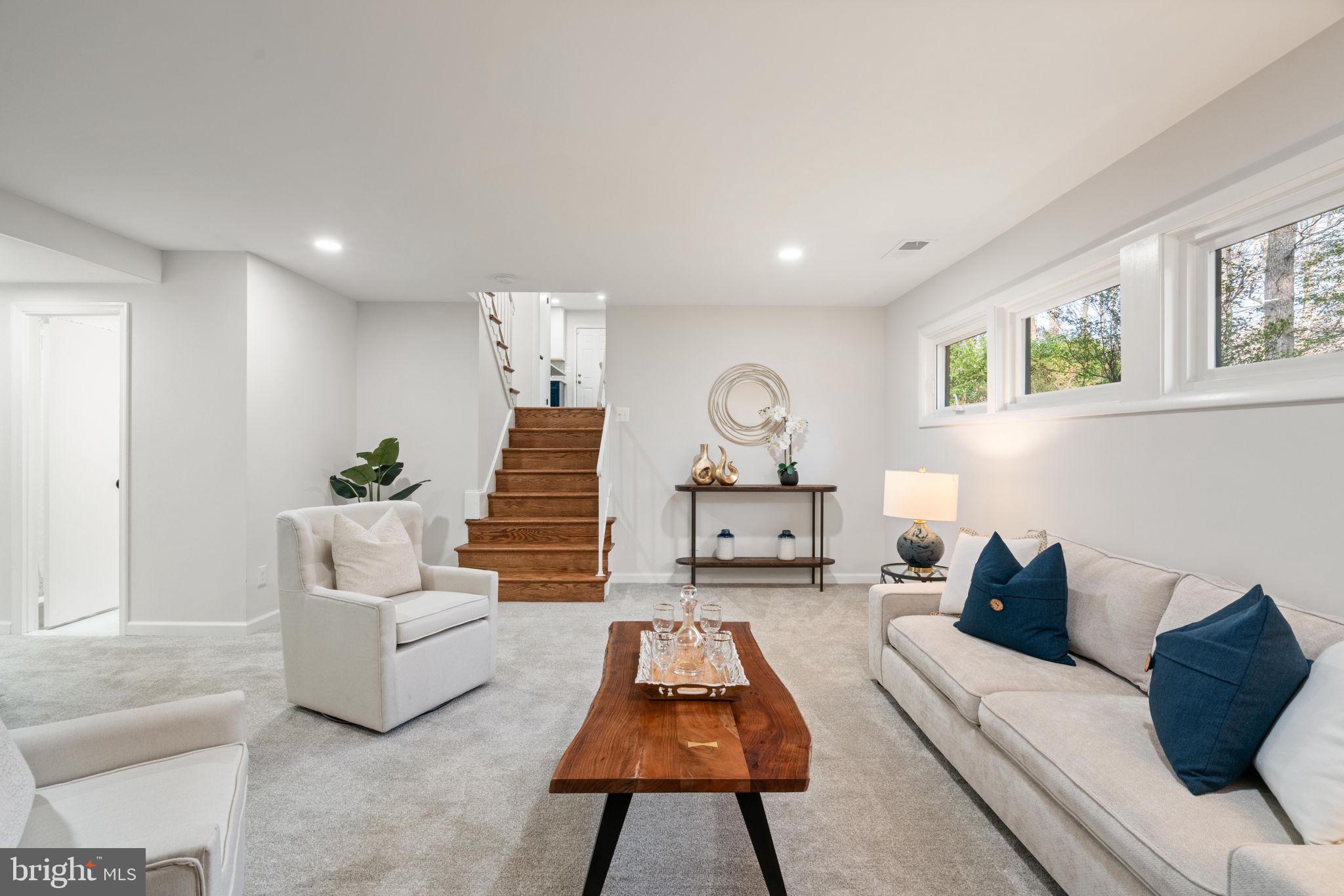 RESTON - Residential