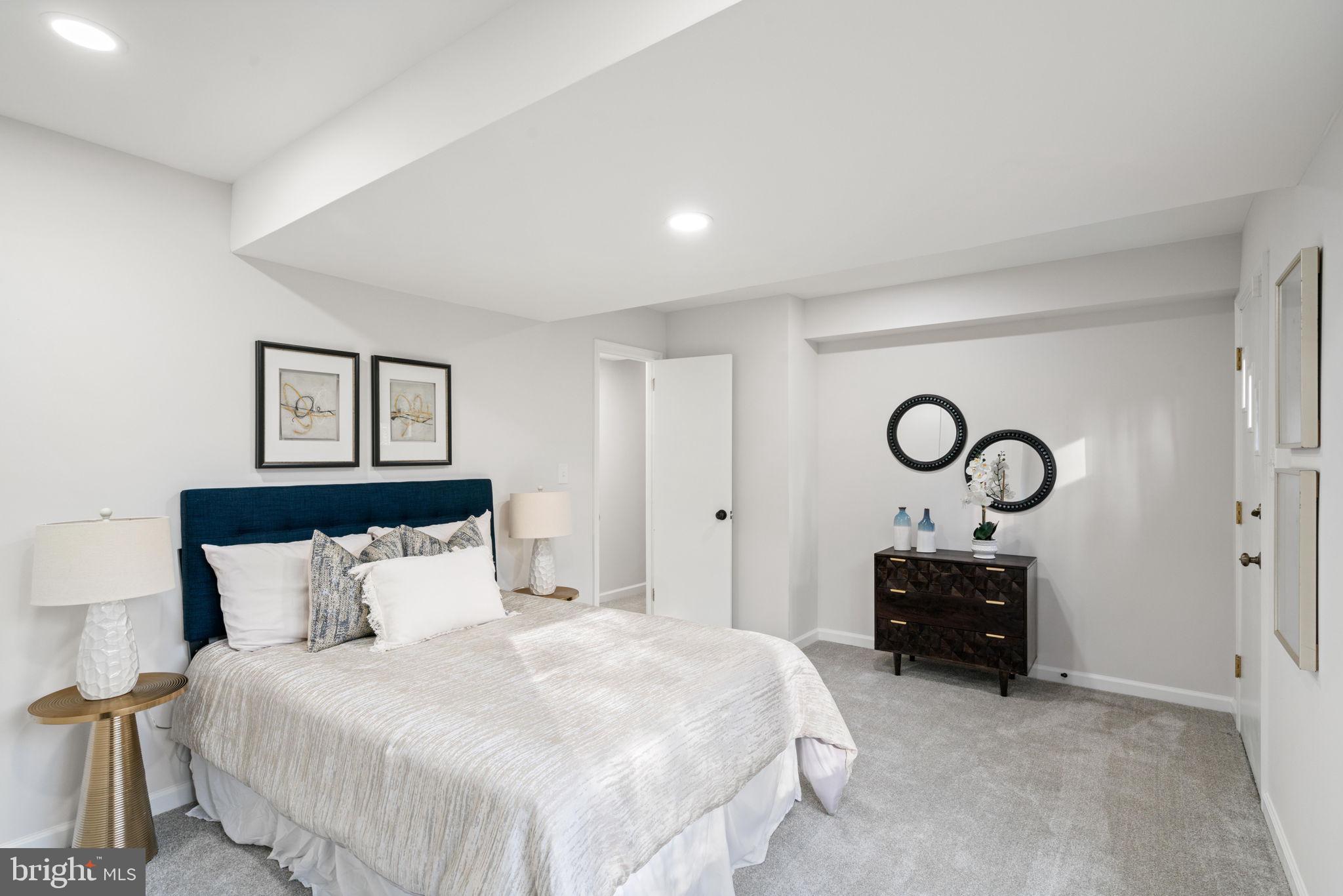 RESTON - Residential