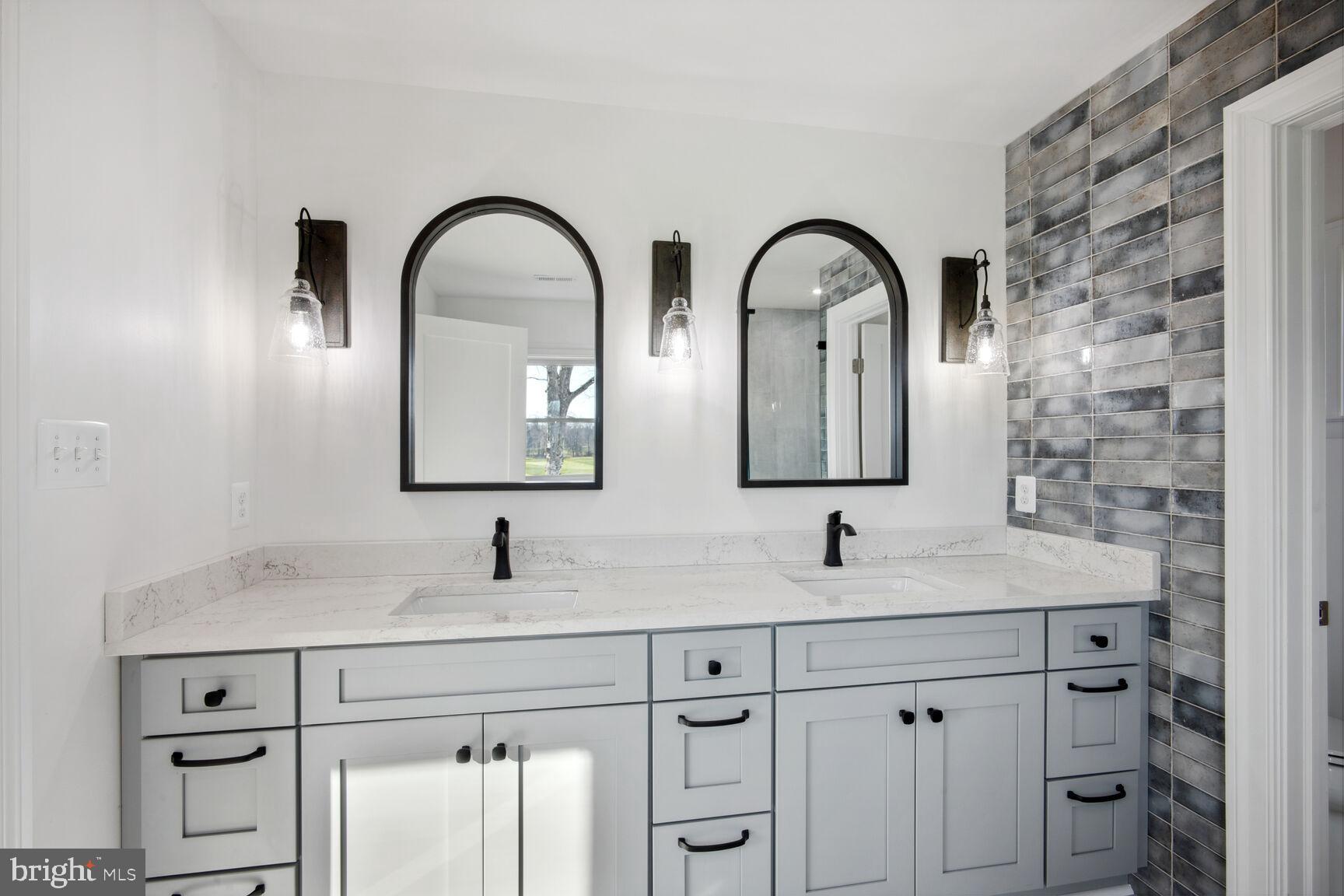 WEST SPRINGFIELD - Residential