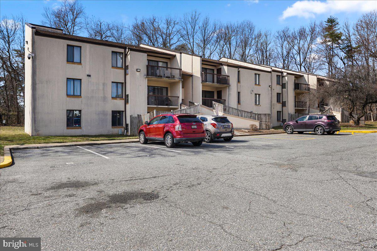 TREETOP CONDO - Residential