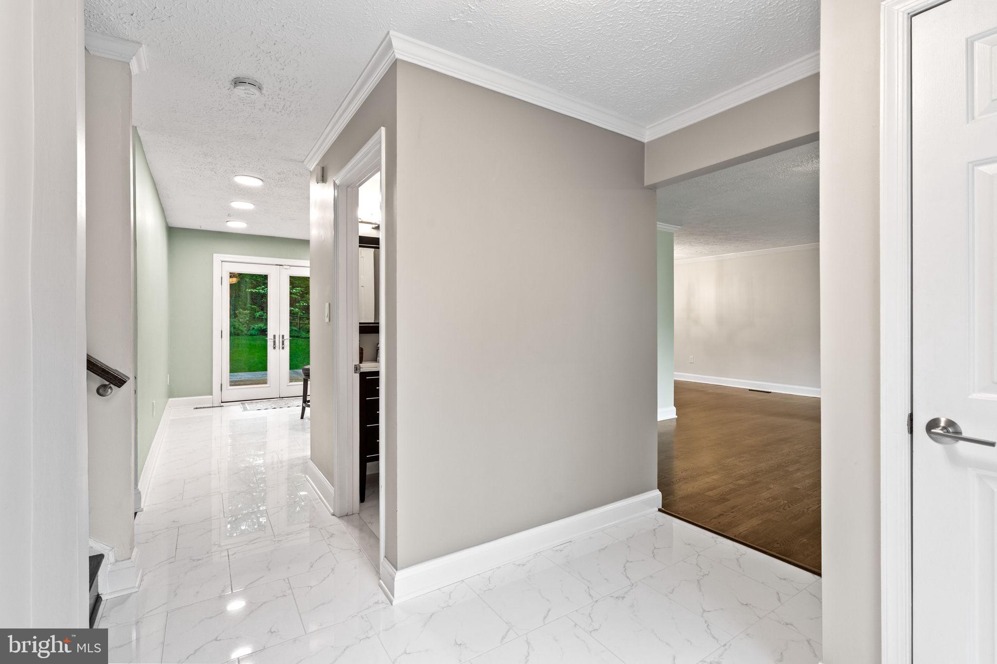 RESTON - Residential