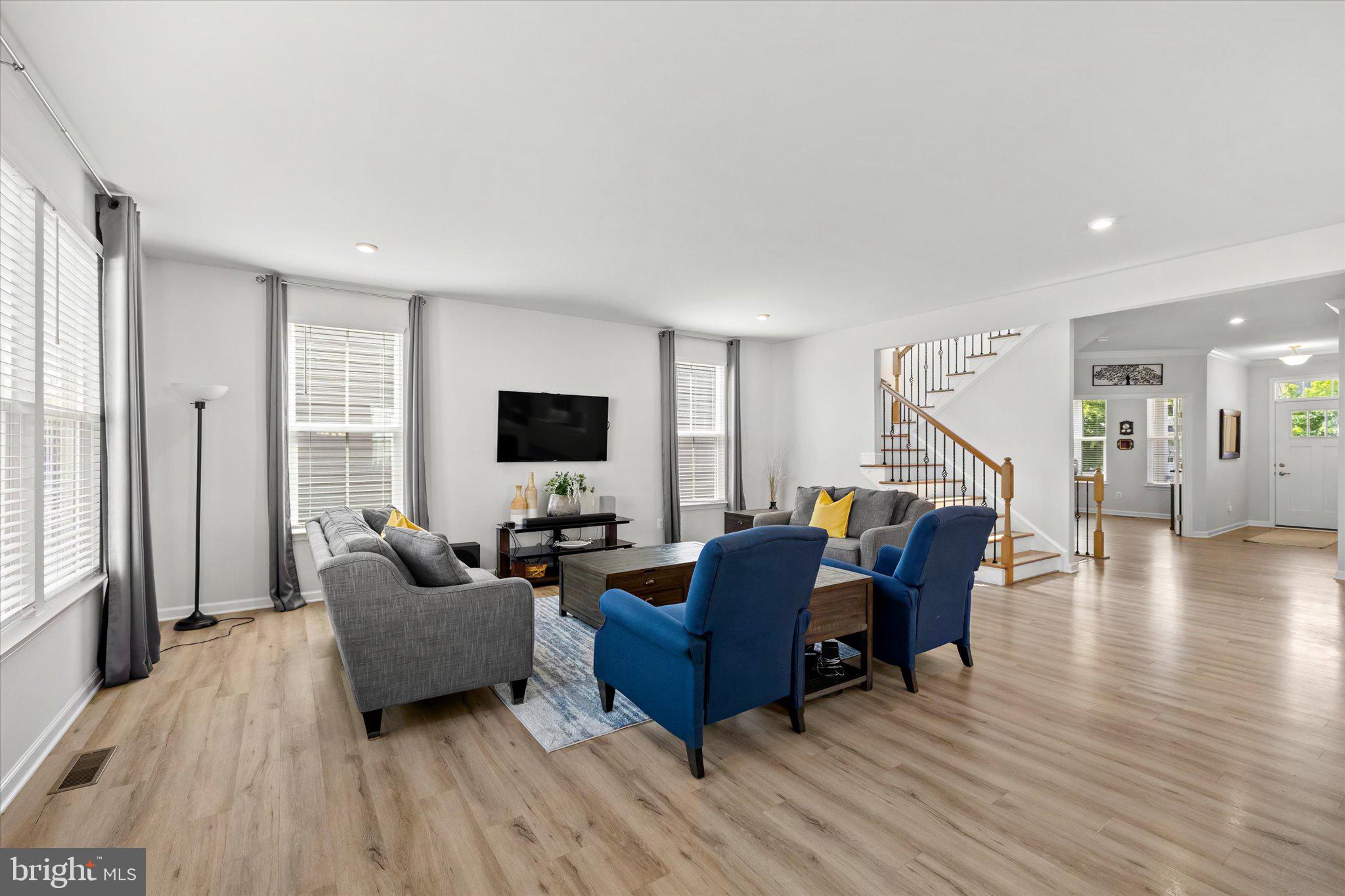 MAY'S QUARTER - Residential
