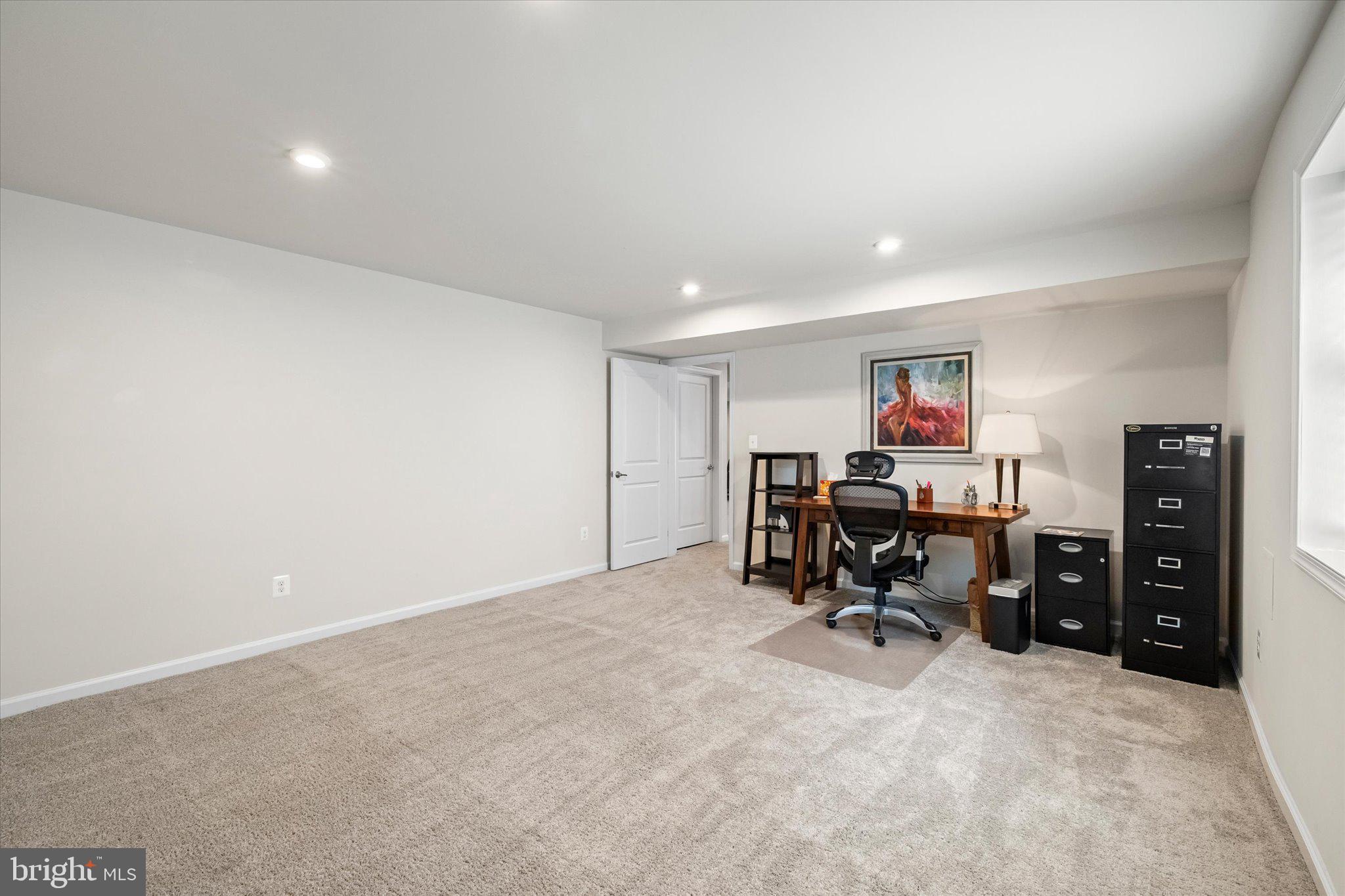 MAY'S QUARTER - Residential