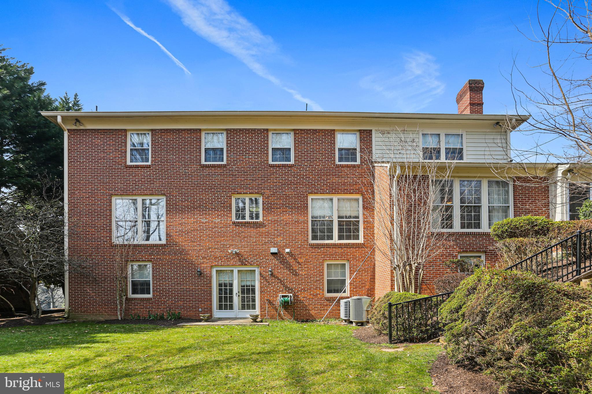 RIVER FALLS - Residential