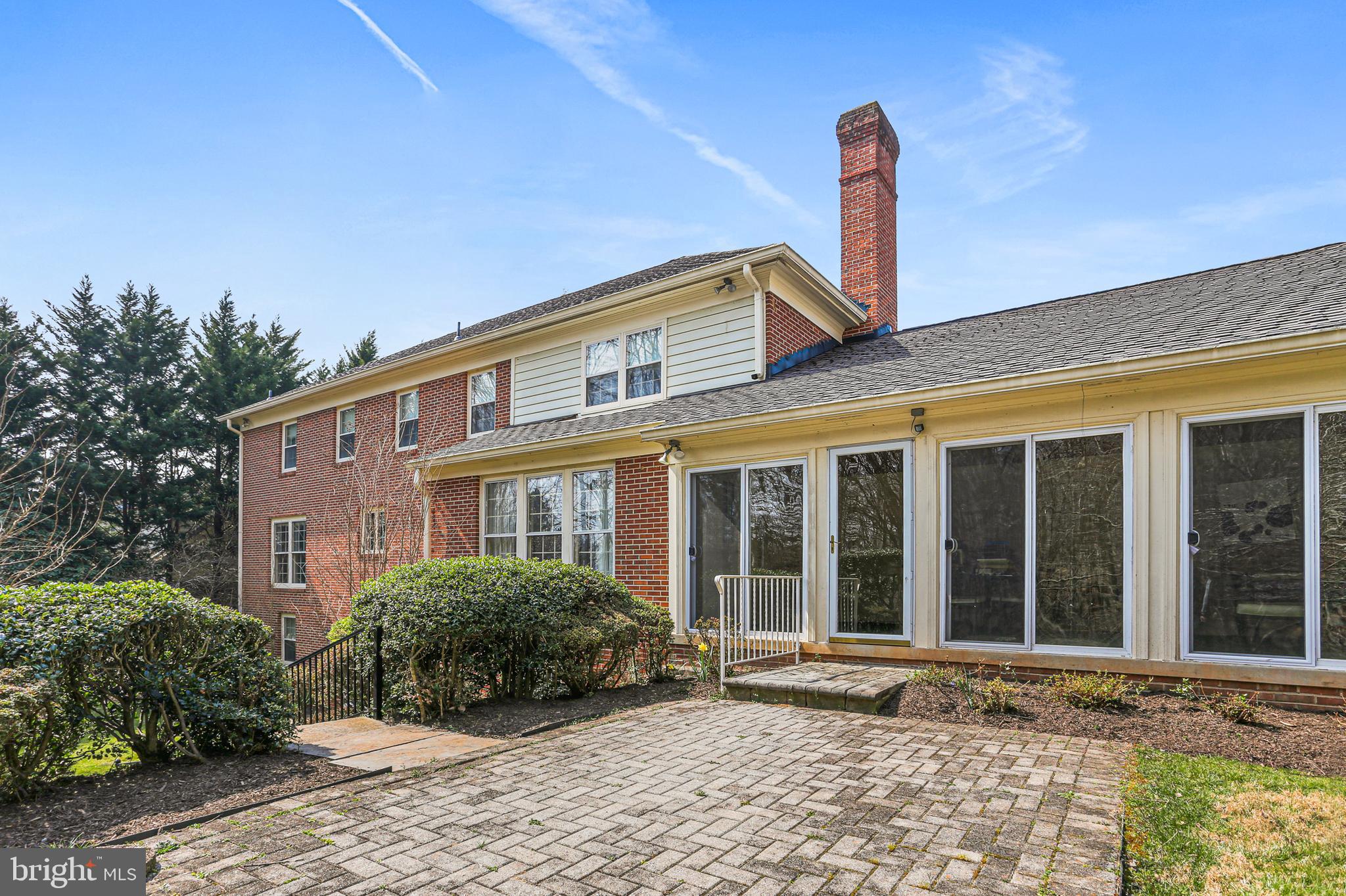 RIVER FALLS - Residential