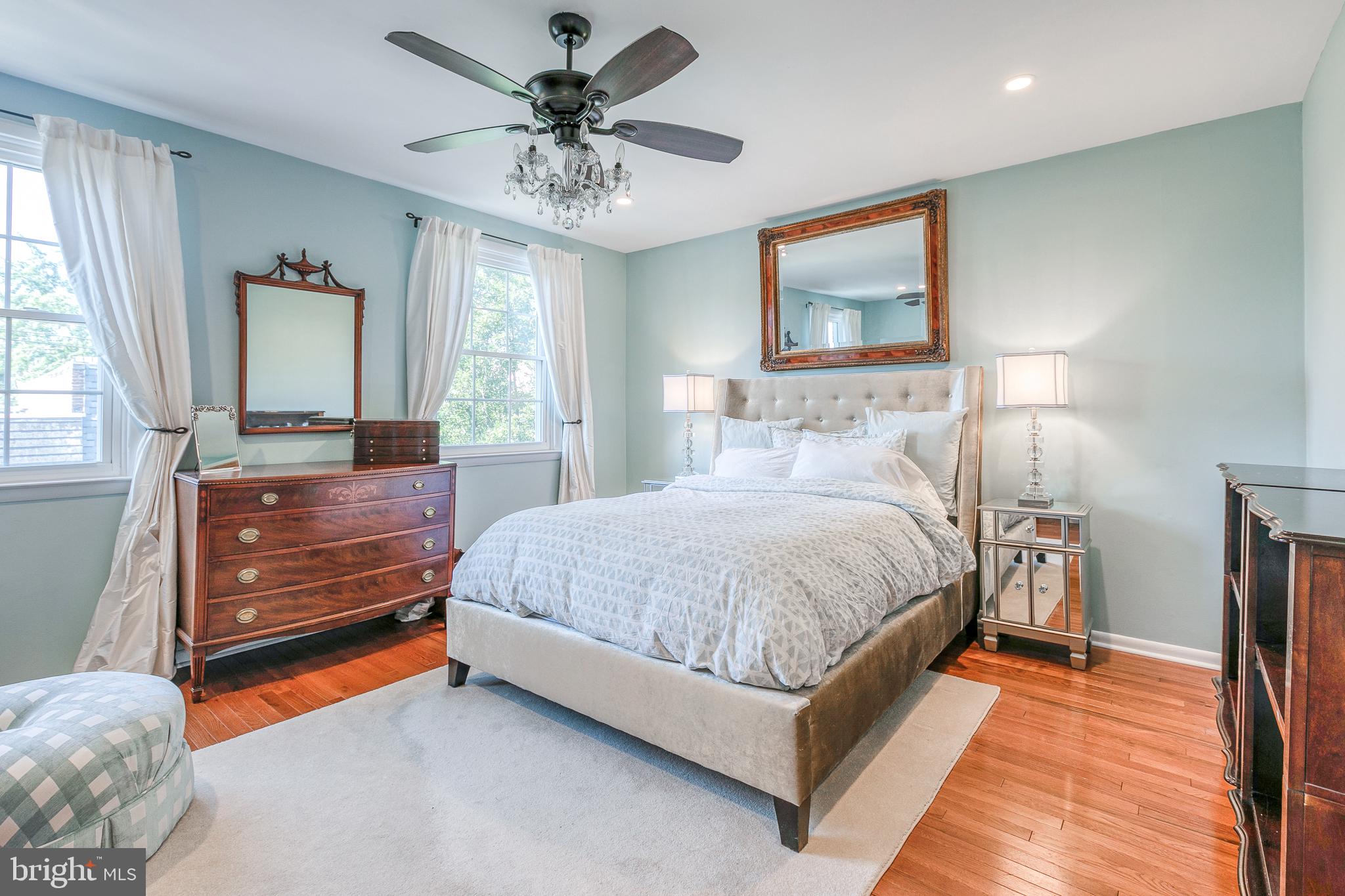 SOCIETY HILL - Residential