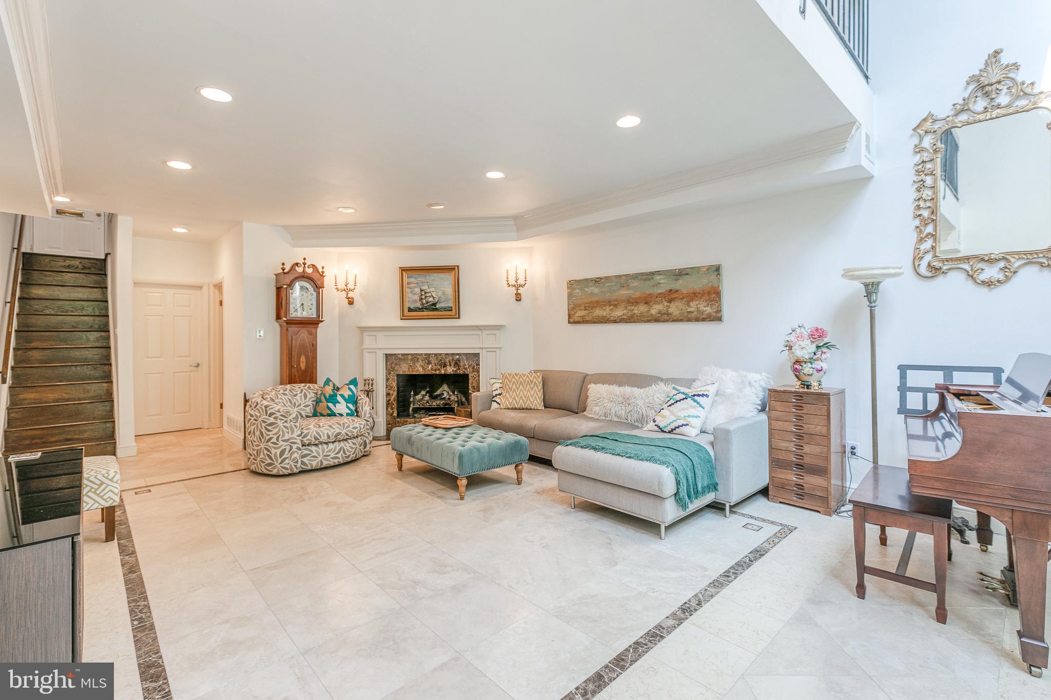 SOCIETY HILL - Residential