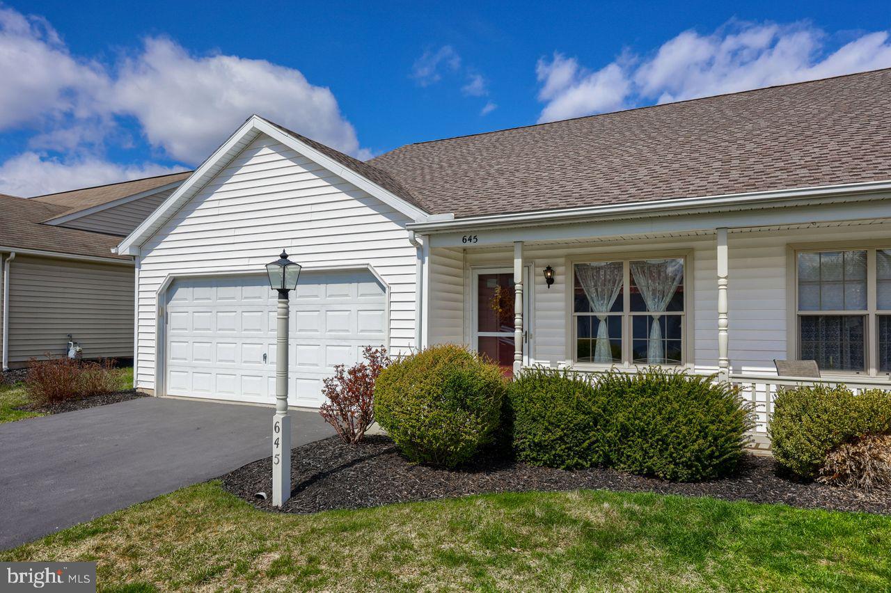 BROOKSTONE - Residential