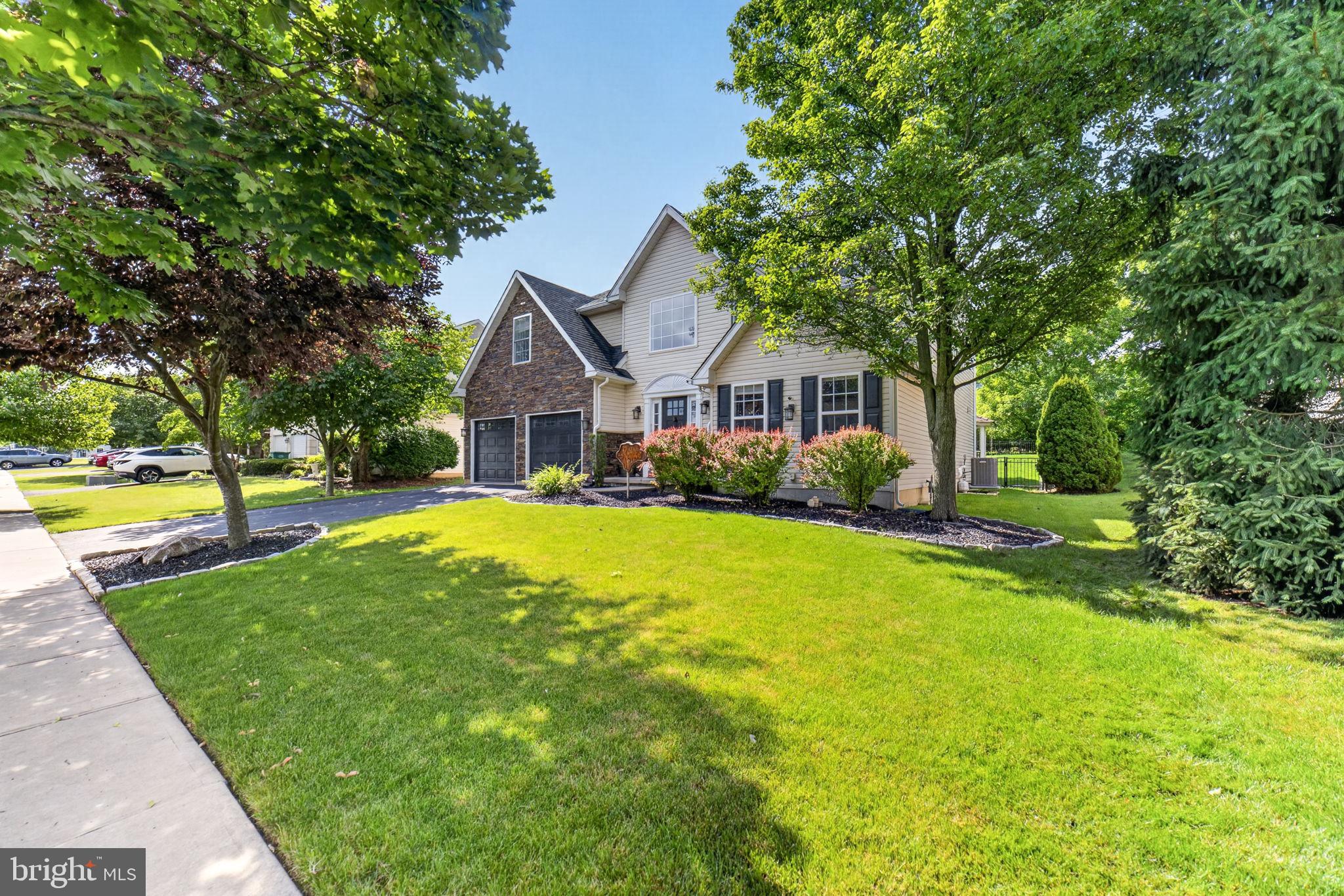 HILLS AT LOCK RIDGE - Residential