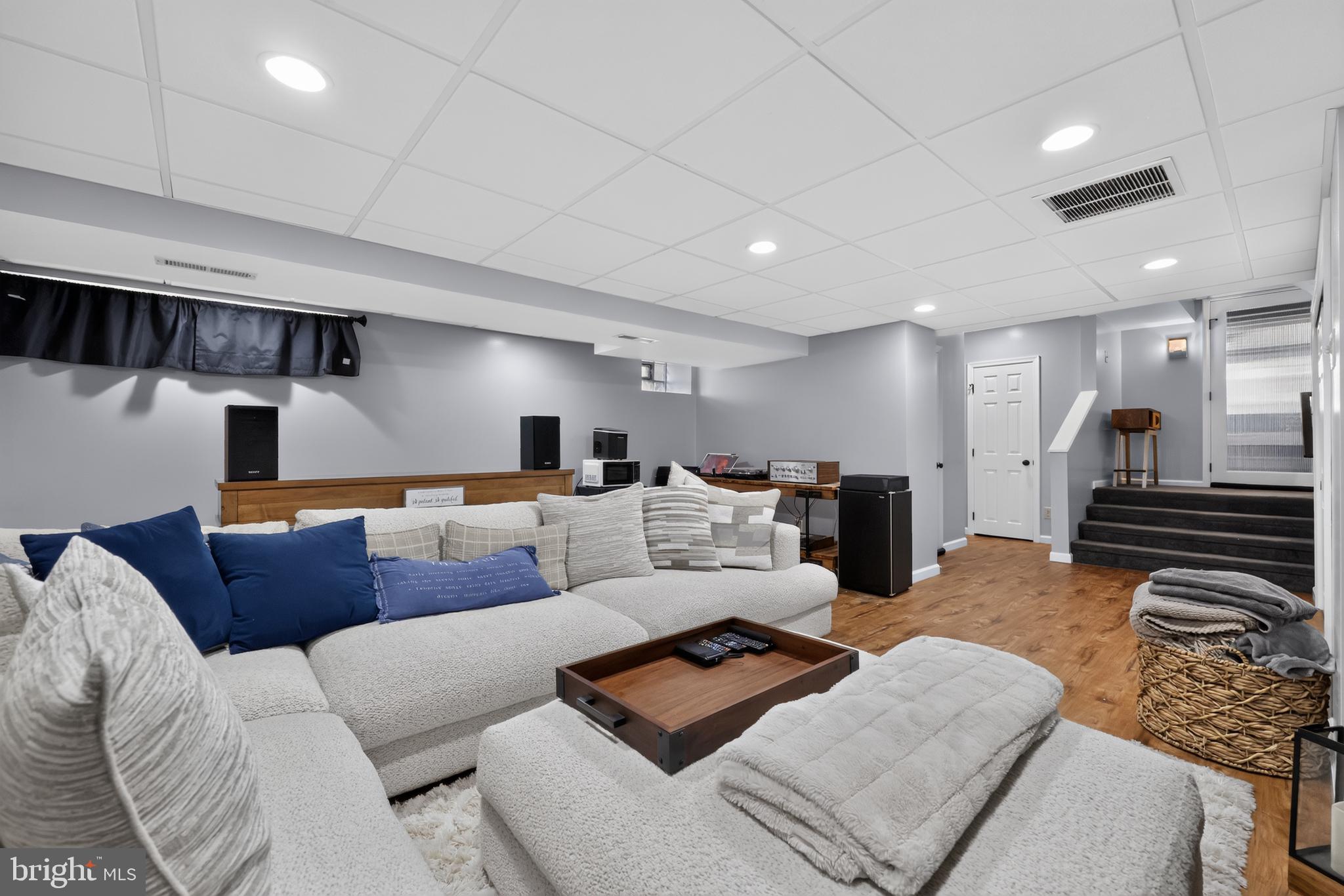 BELLS CORNER - Residential