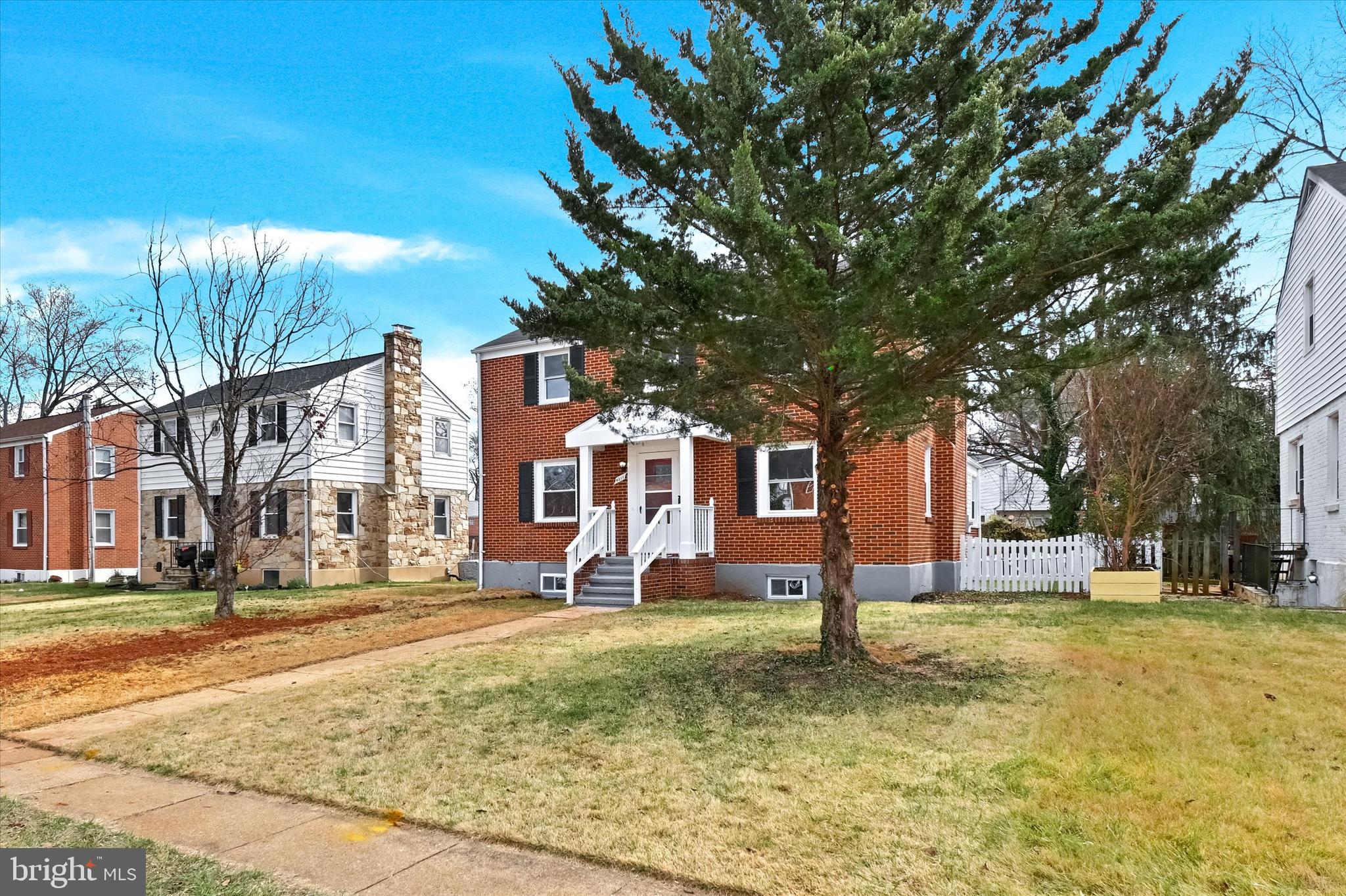 COLONIAL VILLAGE - Residential