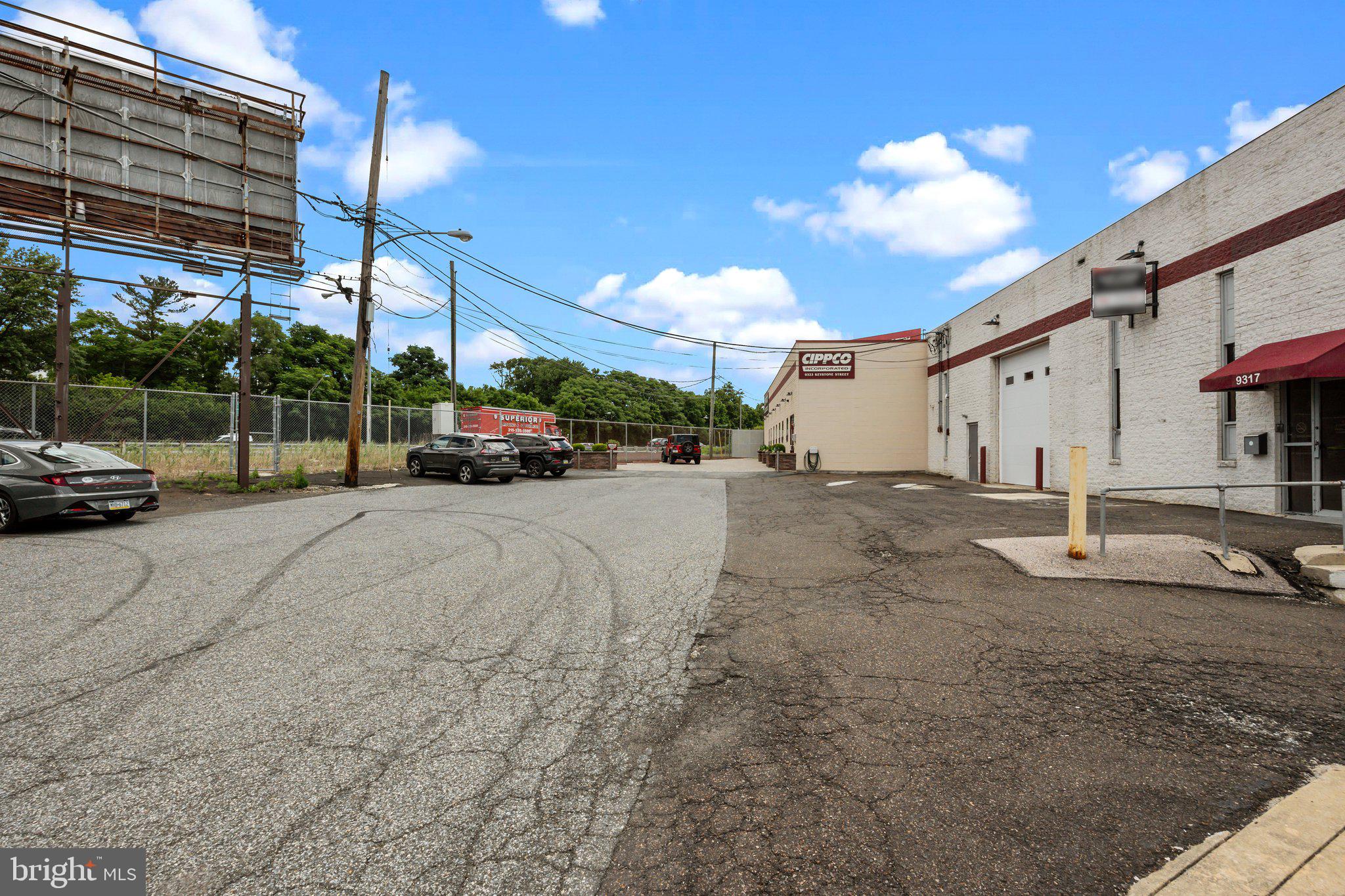 TORRESDALE - Commercial Sale