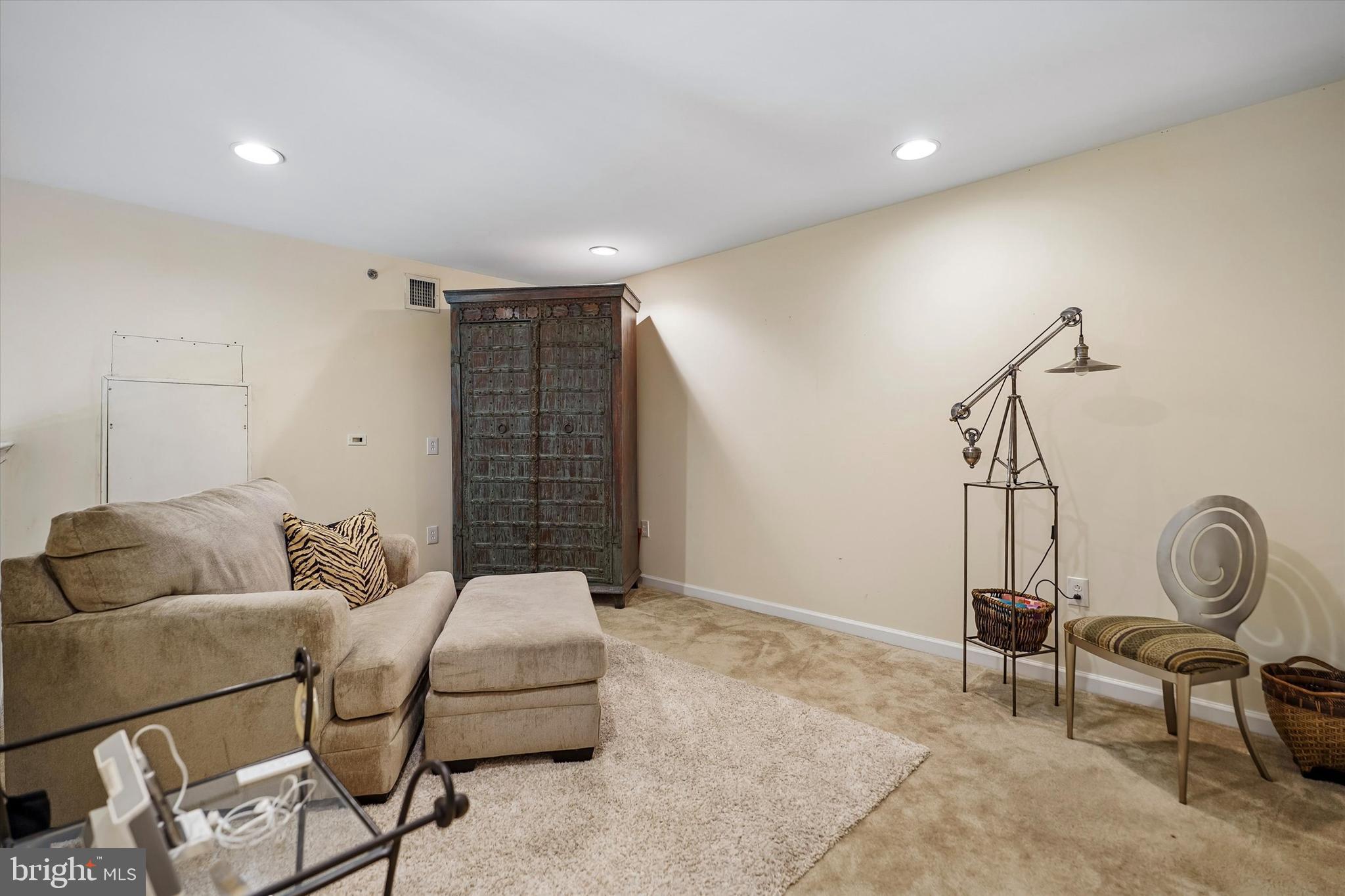 HUNTINGDON VALLEY - Residential