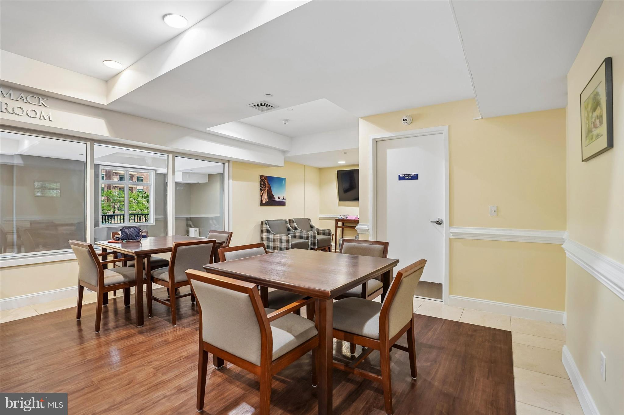 HUNTINGDON VALLEY - Residential
