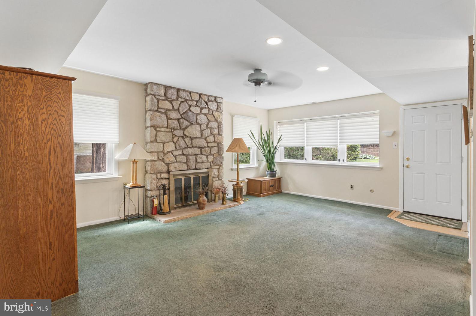 PEBBLE CREEK - Residential