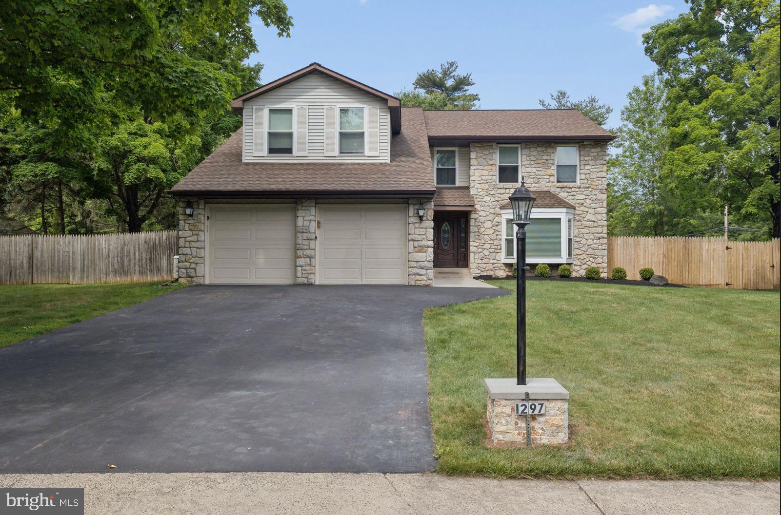 PEBBLE CREEK - Residential