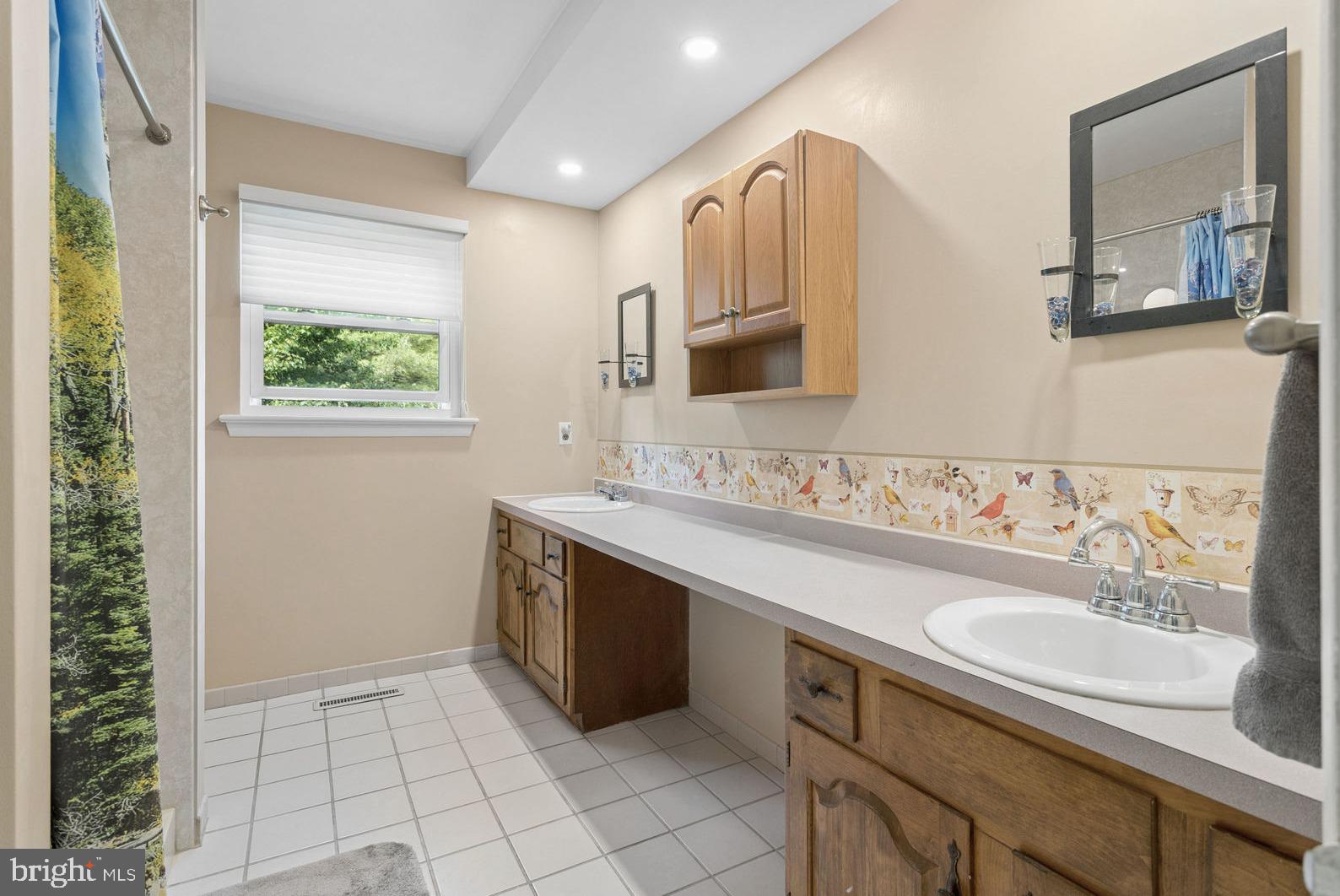 PEBBLE CREEK - Residential