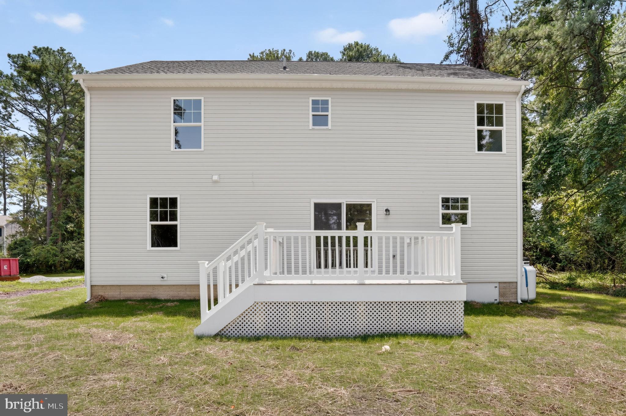 CAPTAIN'S COVE - Residential