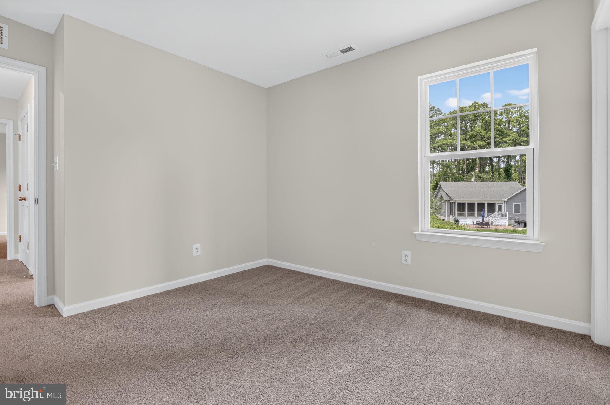 CAPTAIN'S COVE - Residential