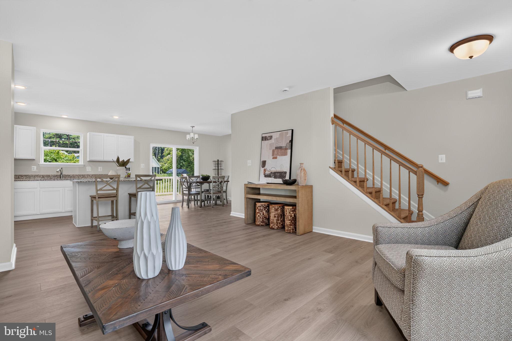 CAPTAIN'S COVE - Residential
