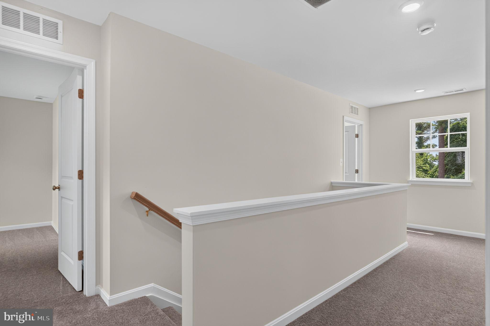 CAPTAIN'S COVE - Residential