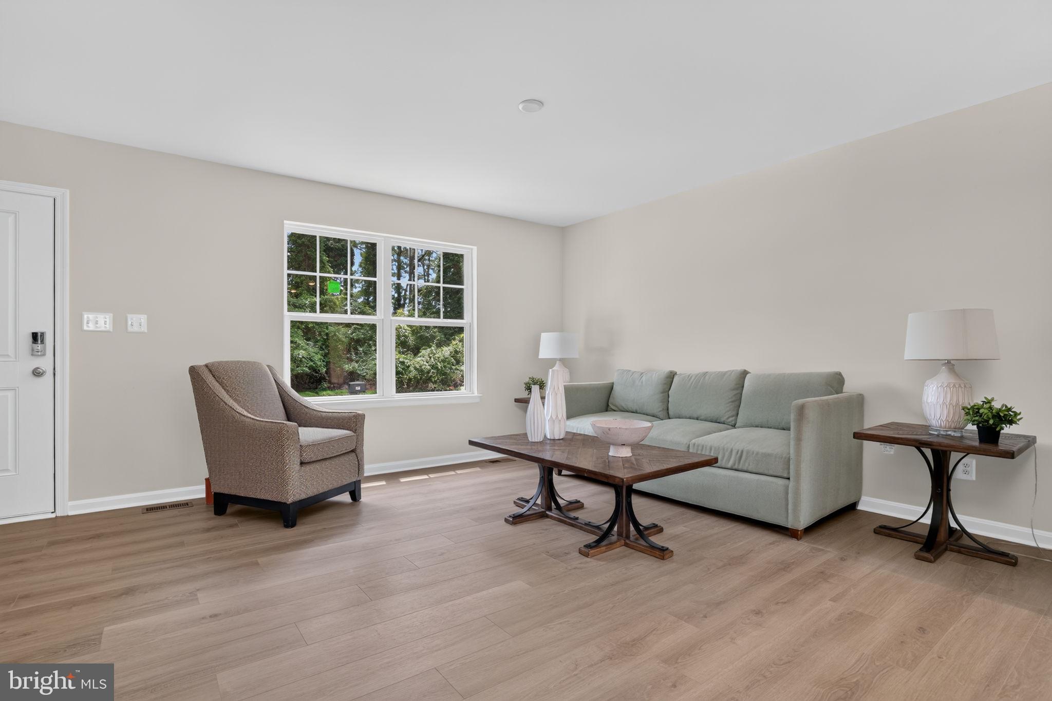 CAPTAIN'S COVE - Residential