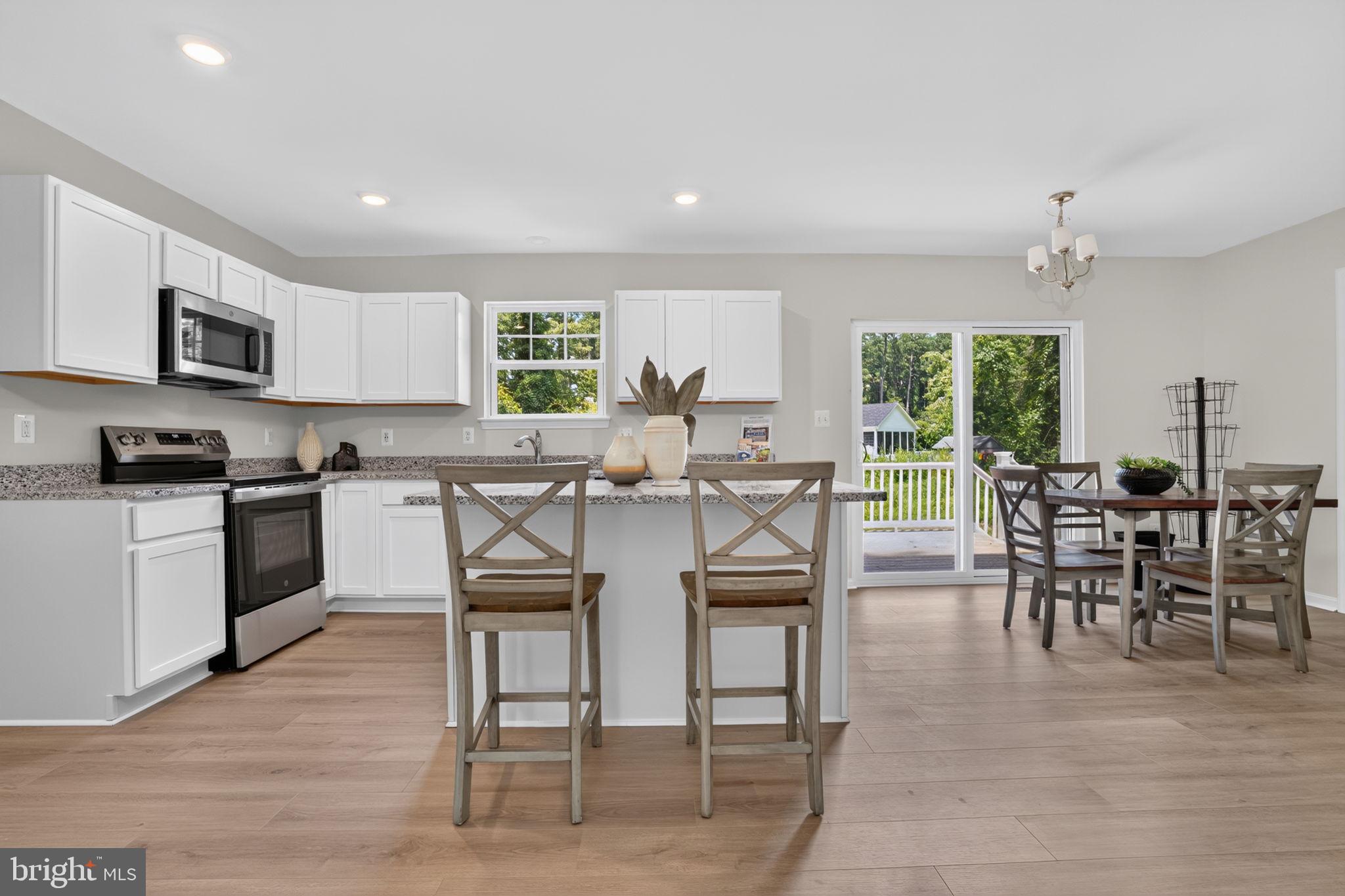 CAPTAIN'S COVE - Residential