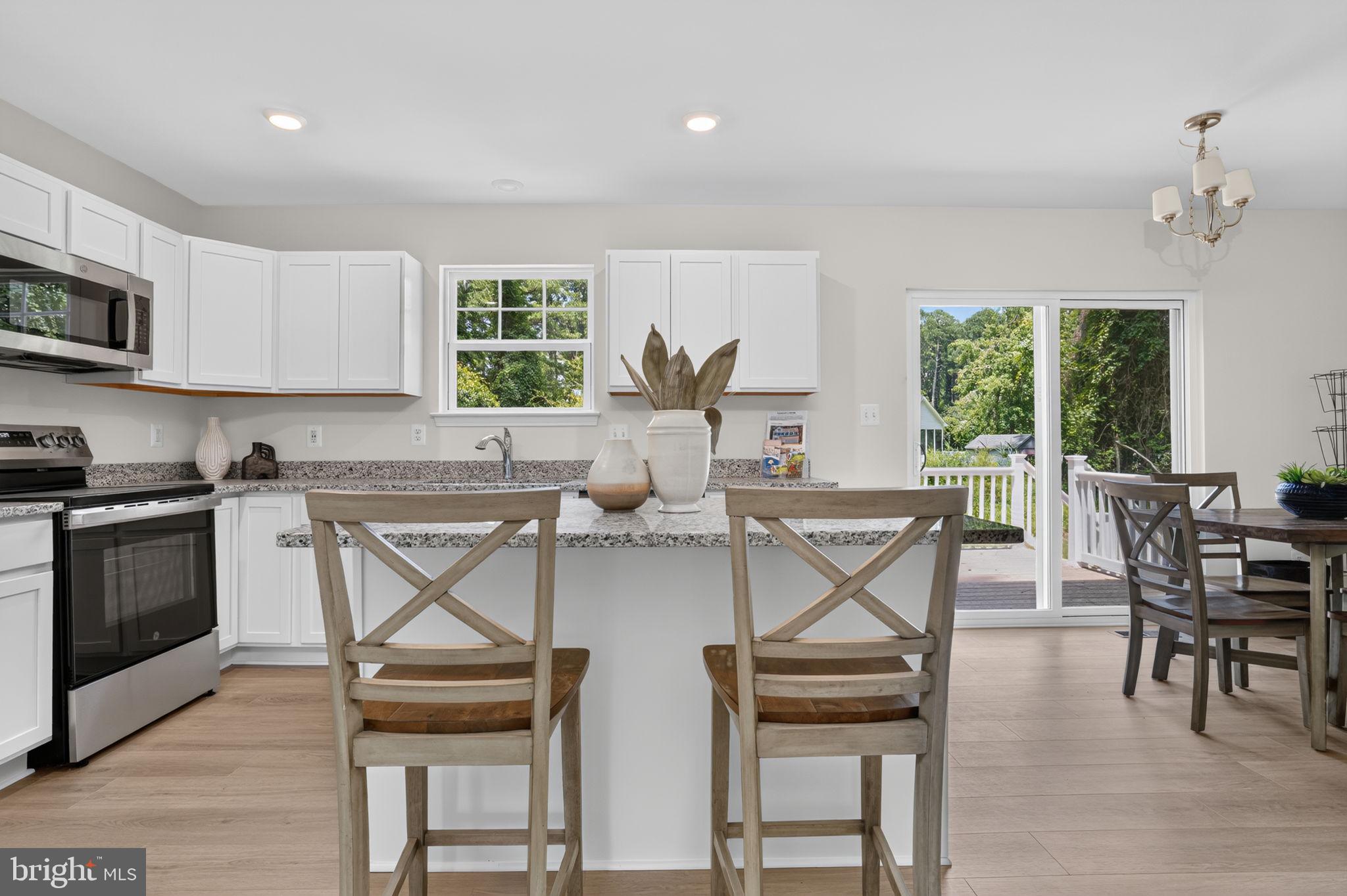 CAPTAIN'S COVE - Residential