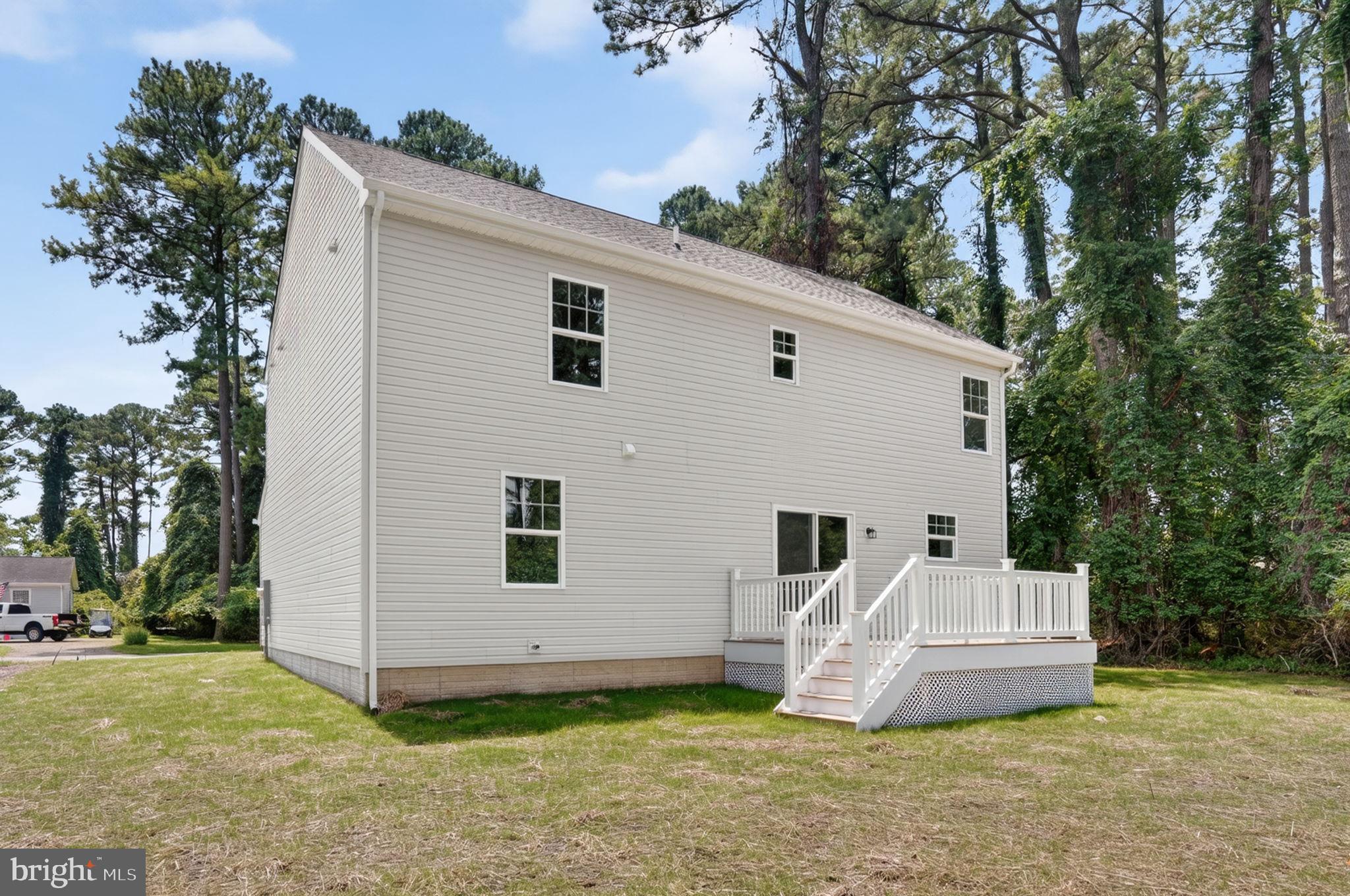 CAPTAIN'S COVE - Residential