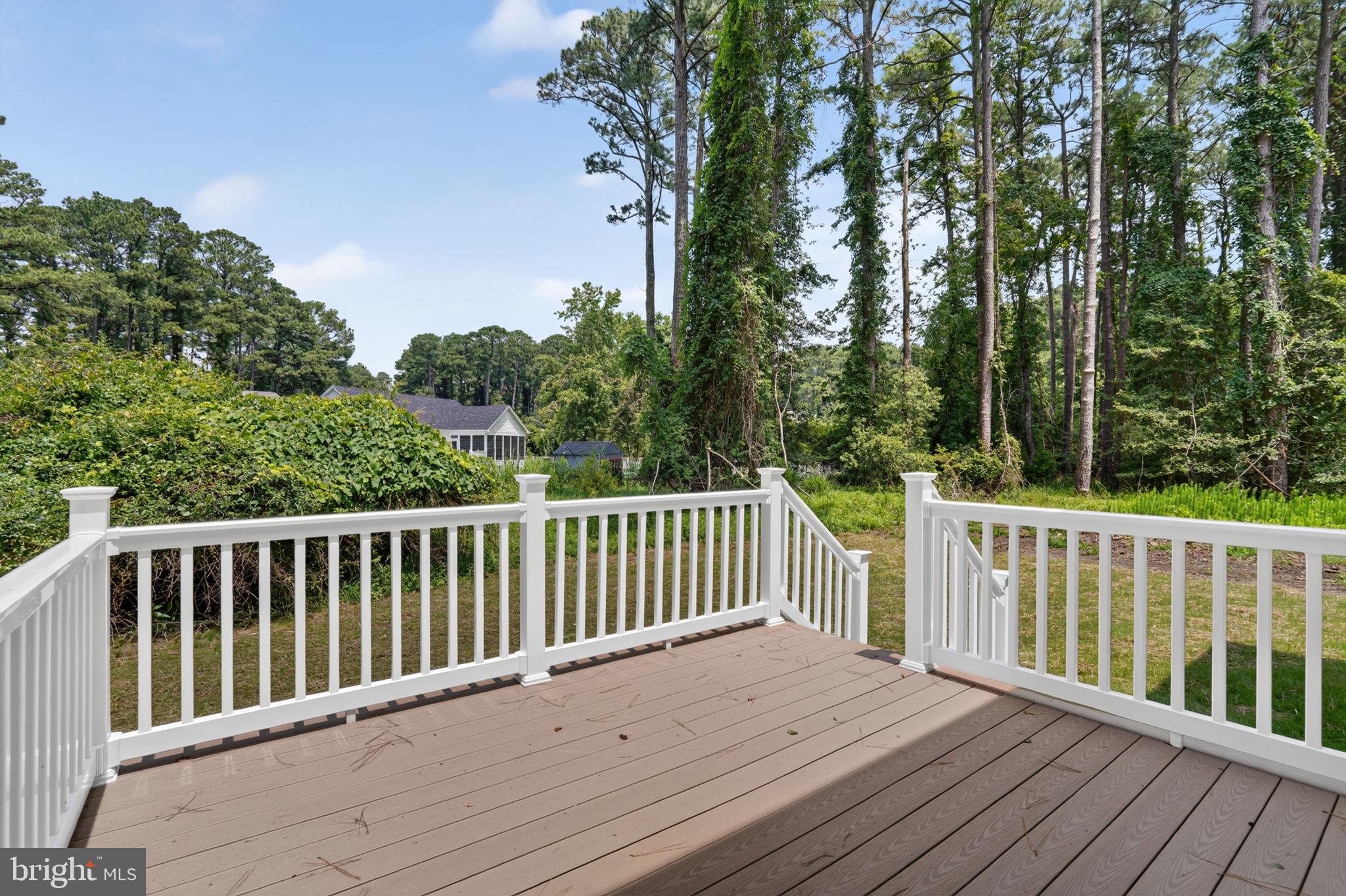 CAPTAIN'S COVE - Residential