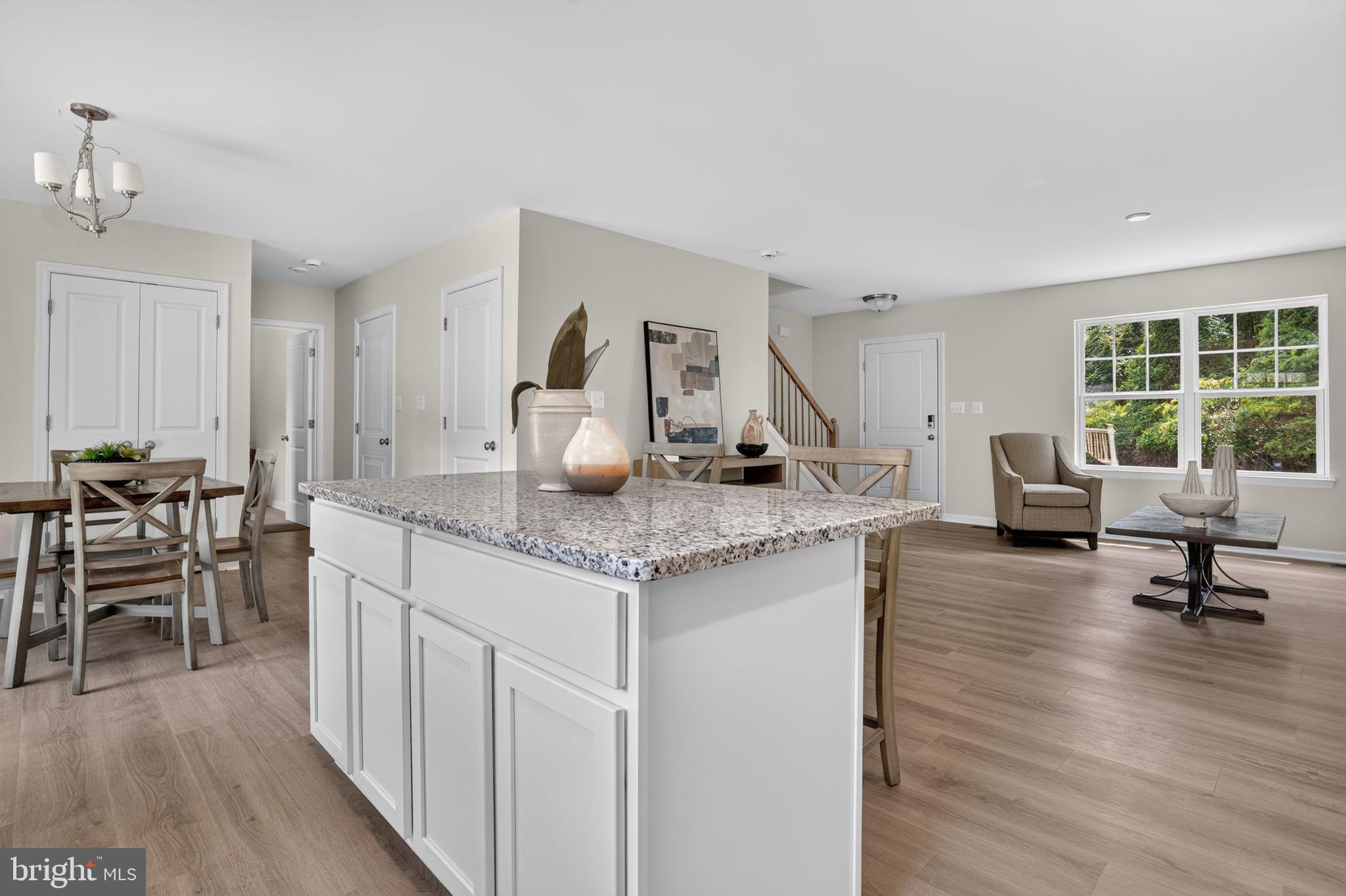 CAPTAIN'S COVE - Residential