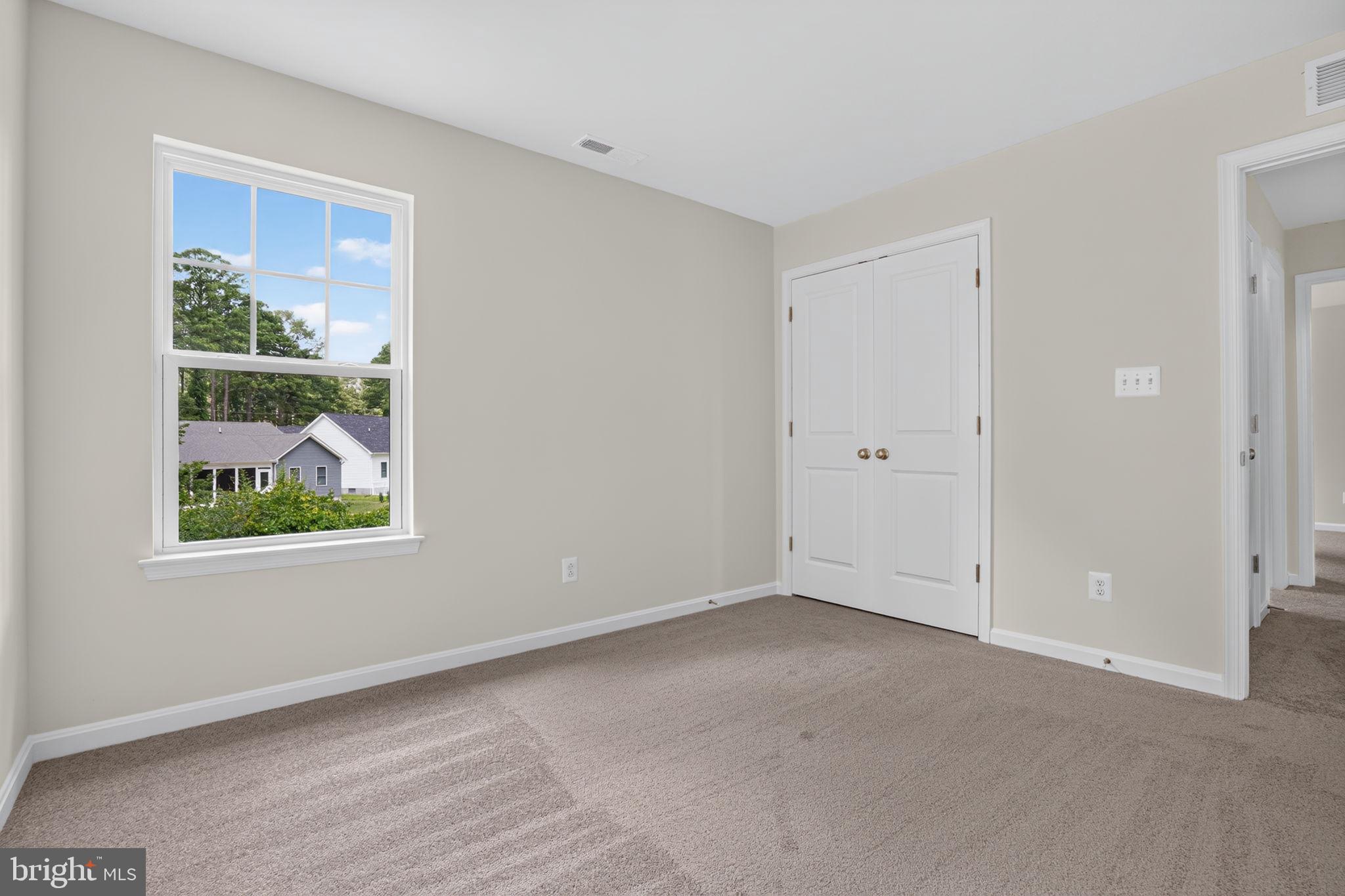 CAPTAIN'S COVE - Residential