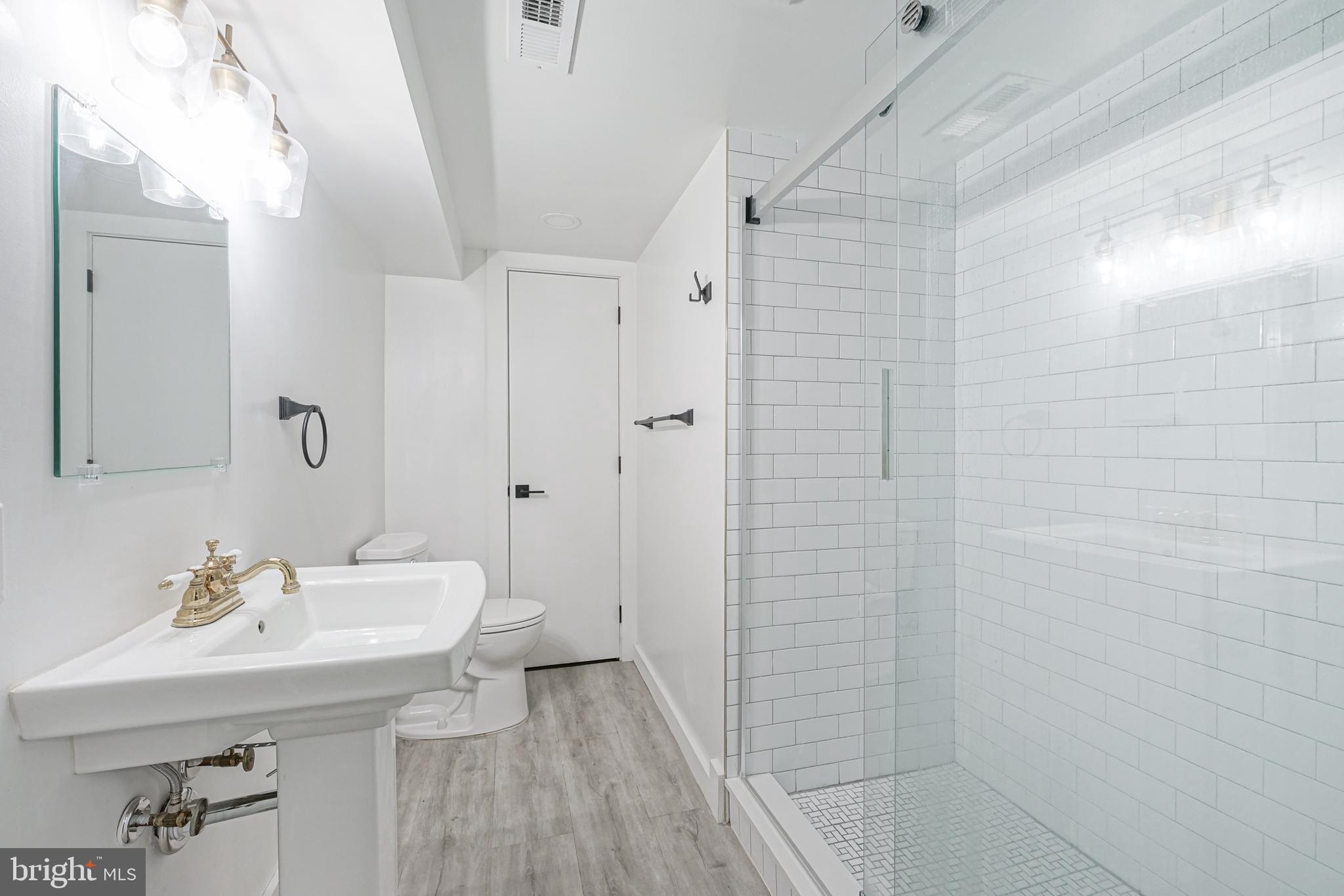 RITTENHOUSE SQUARE - Residential Income