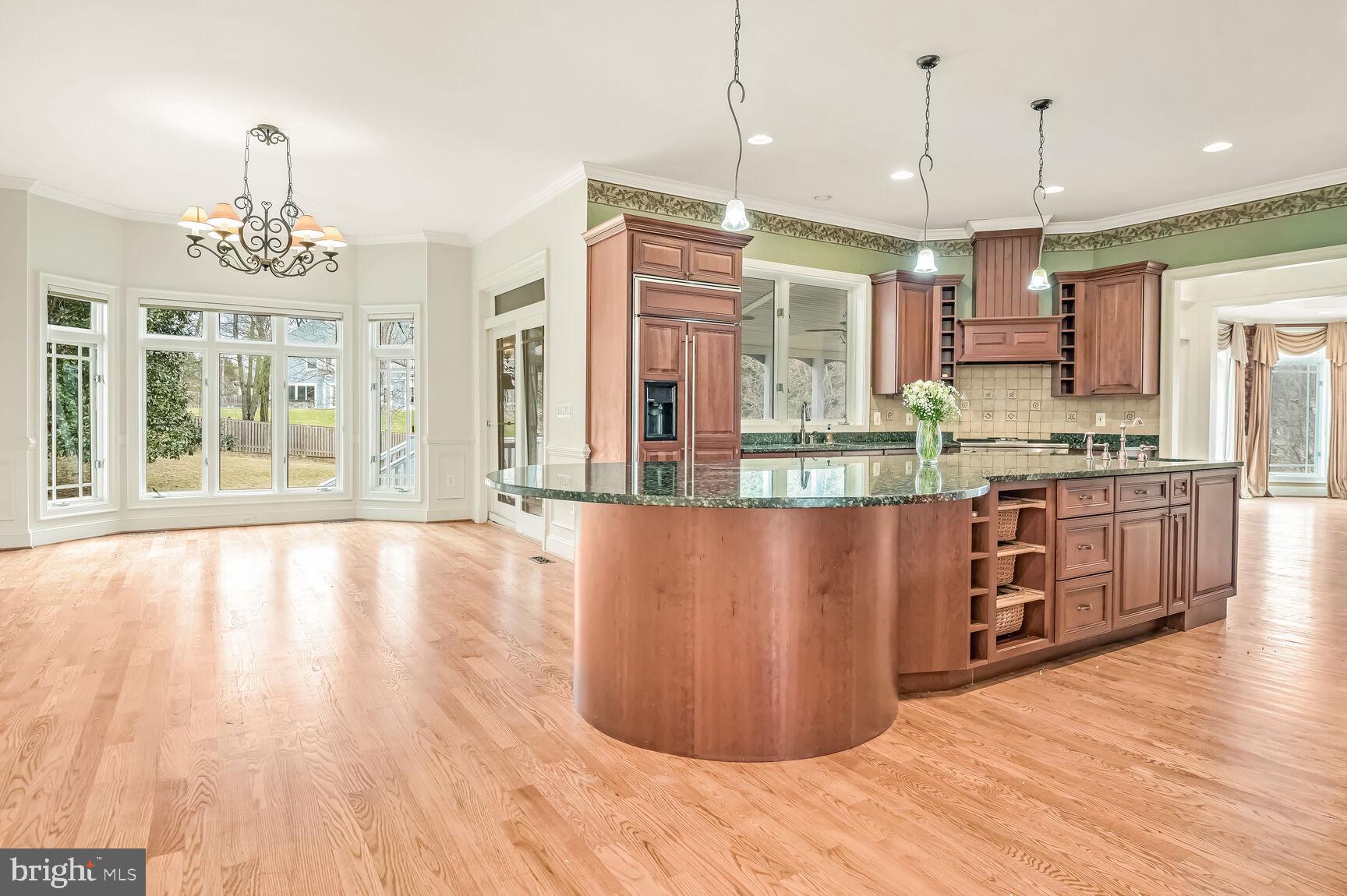 HUNTING HILL - Residential