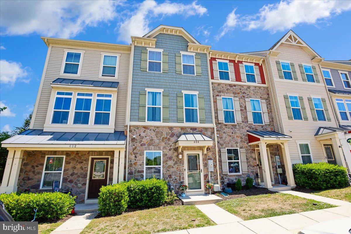 CREEKSIDE VILLAGE AT TANYARD SPRINGS - Residential