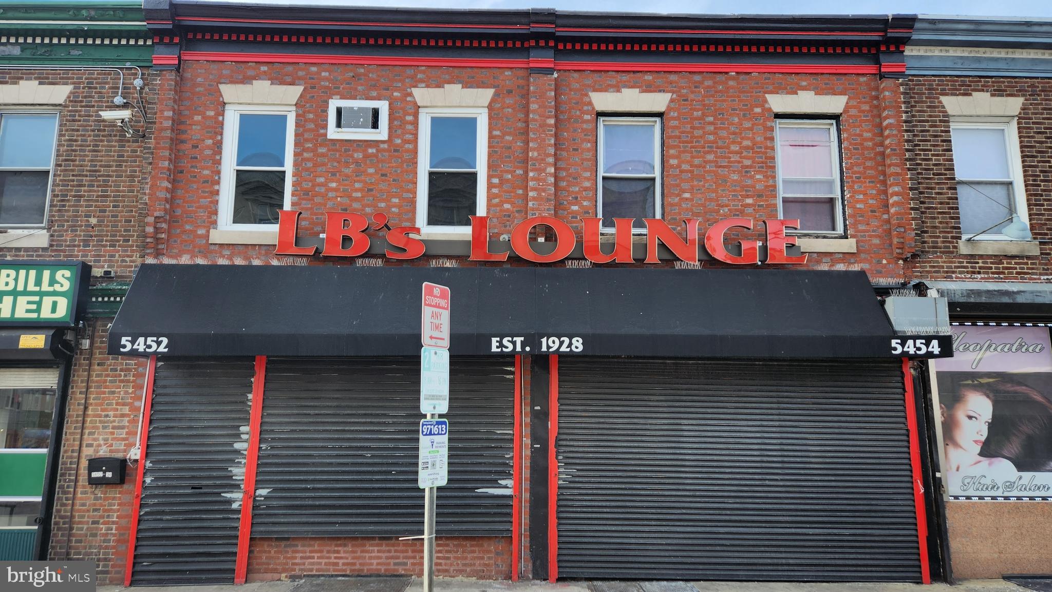 Unique opportunity to own a neighborhood bar known for its welcoming atmosphere and role as a true gathering place for the community. This bar has great cash flow at $30,000 plus per month.