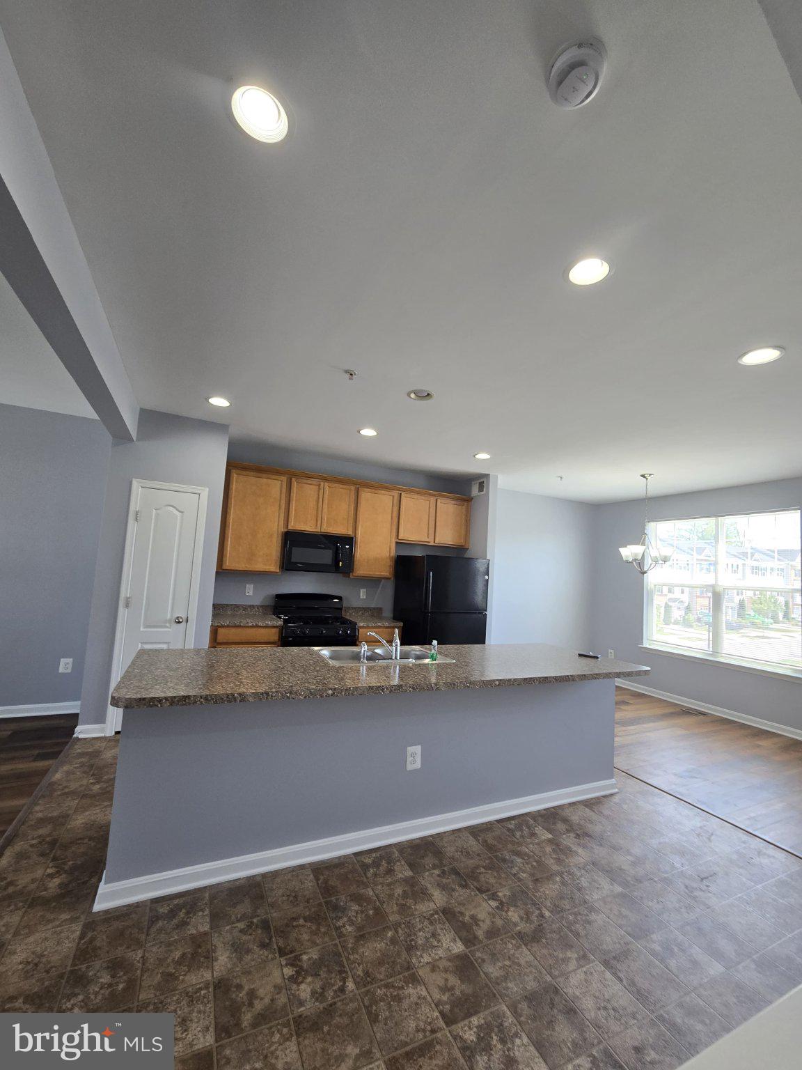 ADMIRALS LANDING - Residential