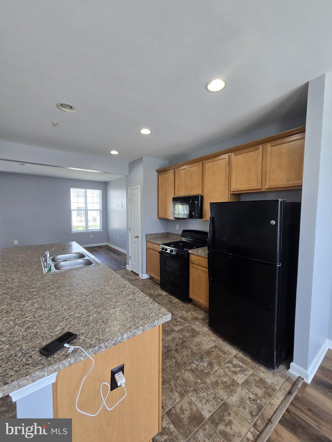 ADMIRALS LANDING - Residential
