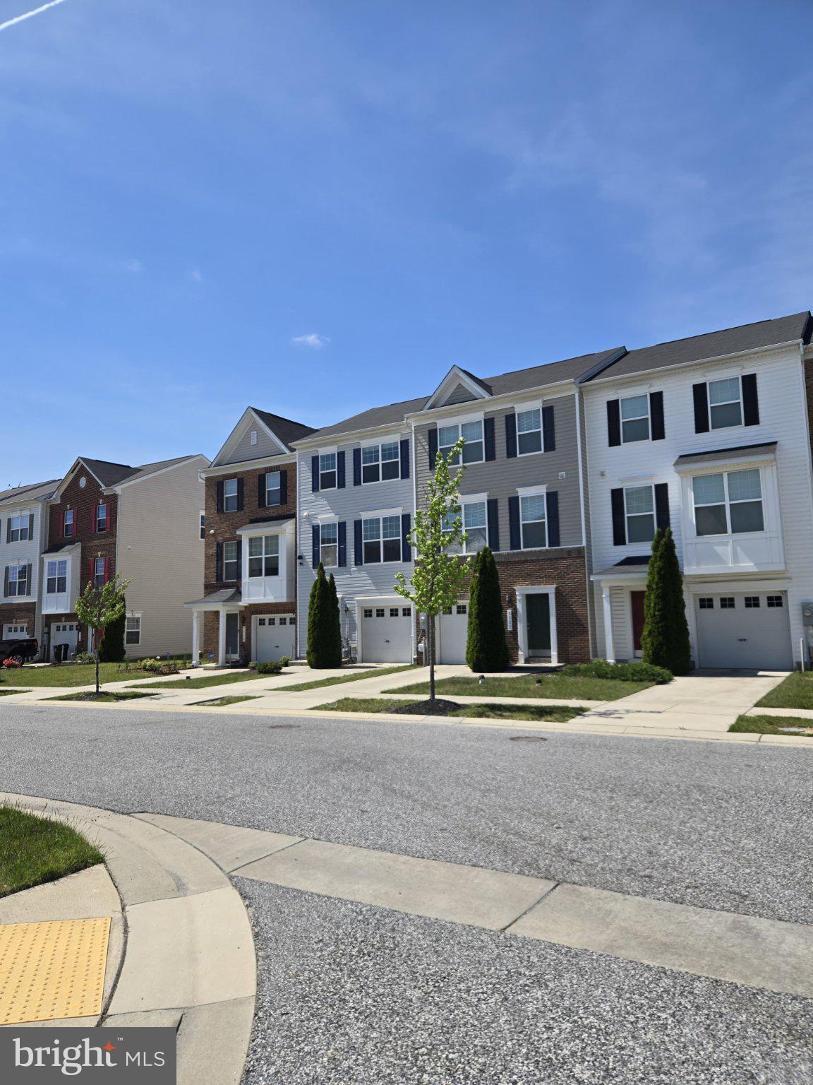 ADMIRALS LANDING - Residential